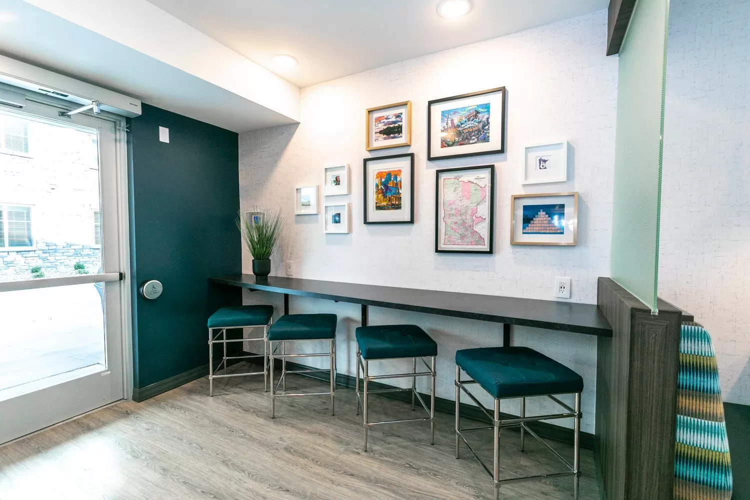 Seating area in WaterWalk Extended Stay by Wyndham Minneapolis - Plymouth