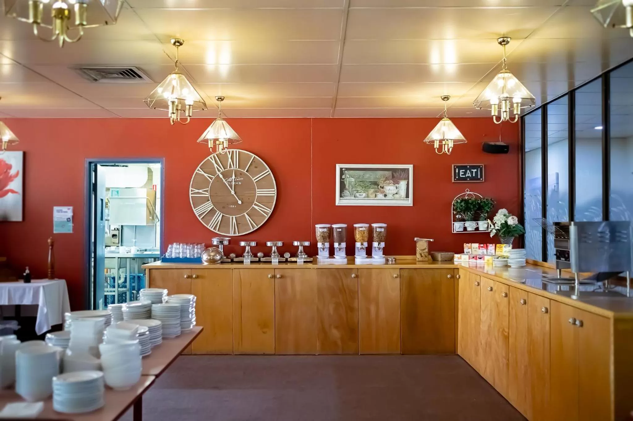 Restaurant/places to eat in Charbonnier Motor Inn