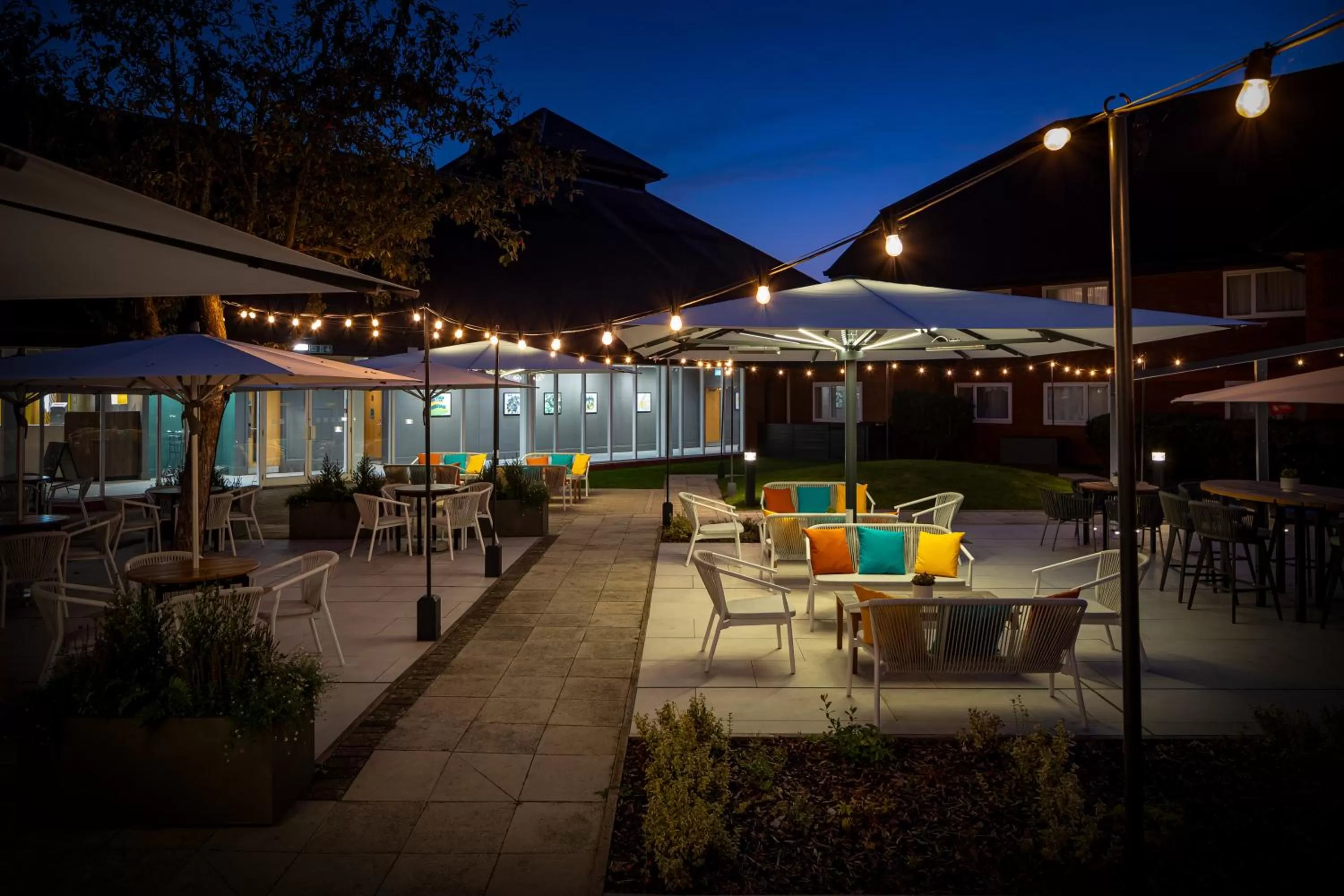 Property building in Holiday Inn Aylesbury by IHG