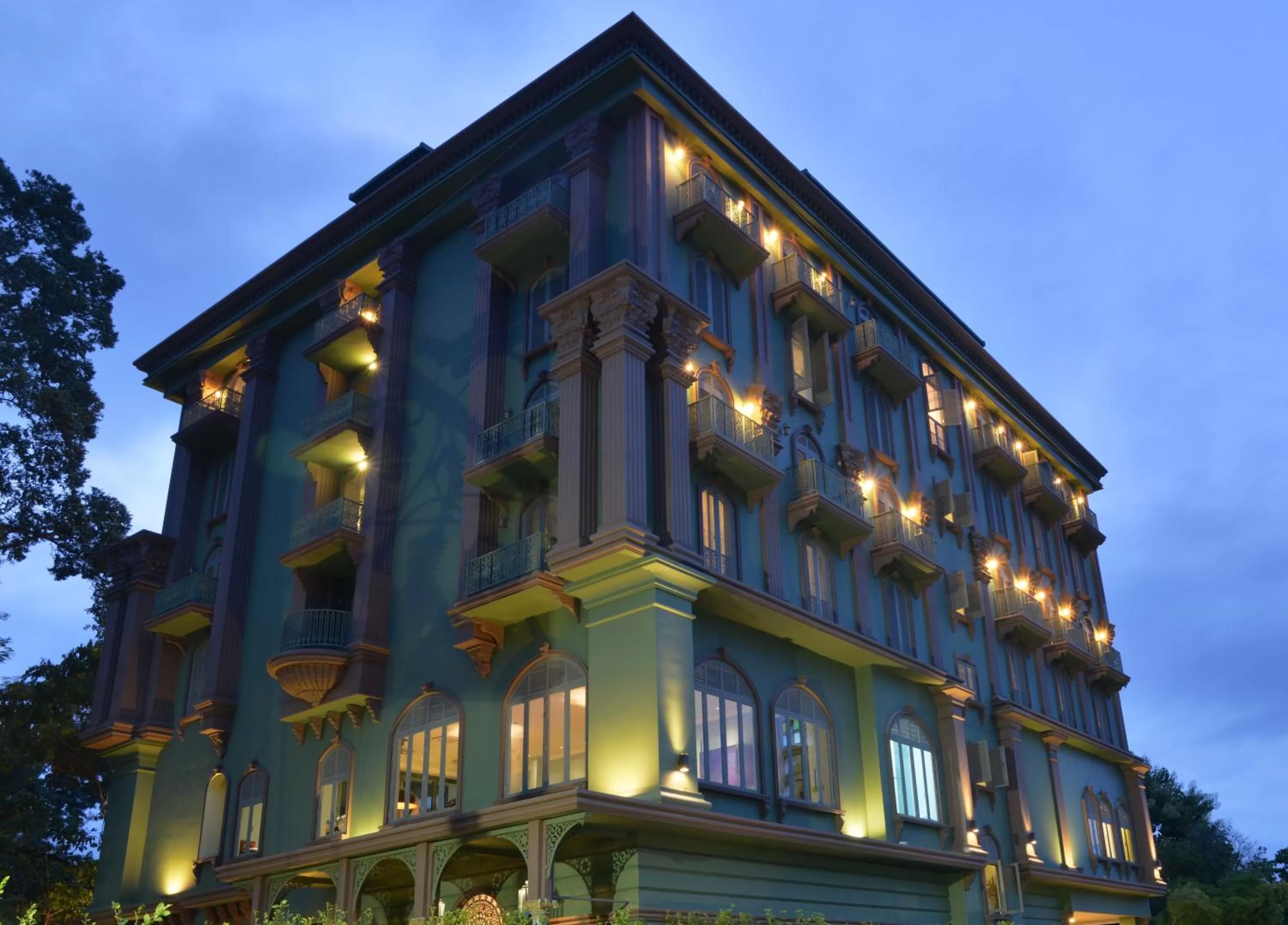 Facade/entrance in At Pingnakorn Huaykaew