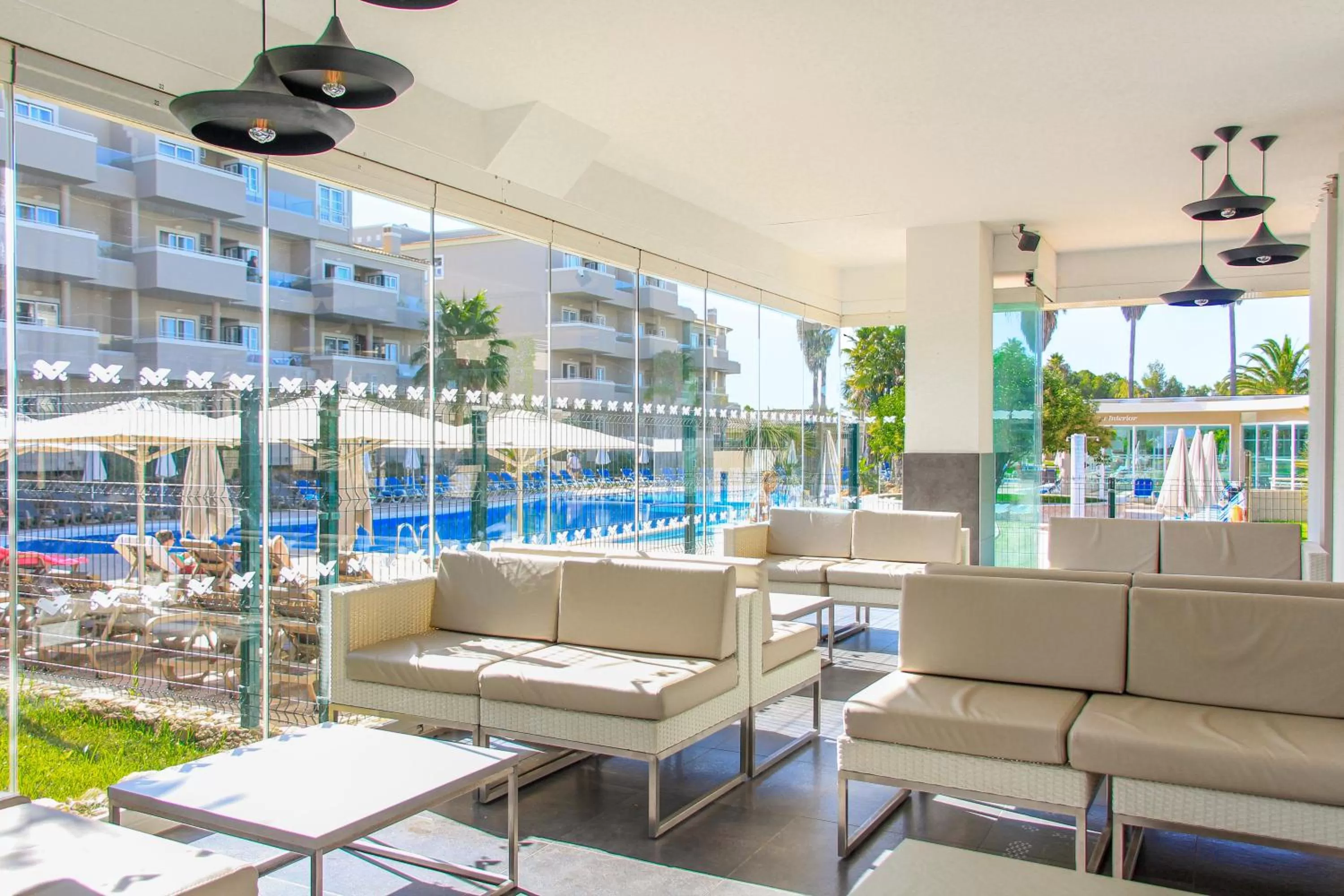 Restaurant/places to eat in Vitors Plaza