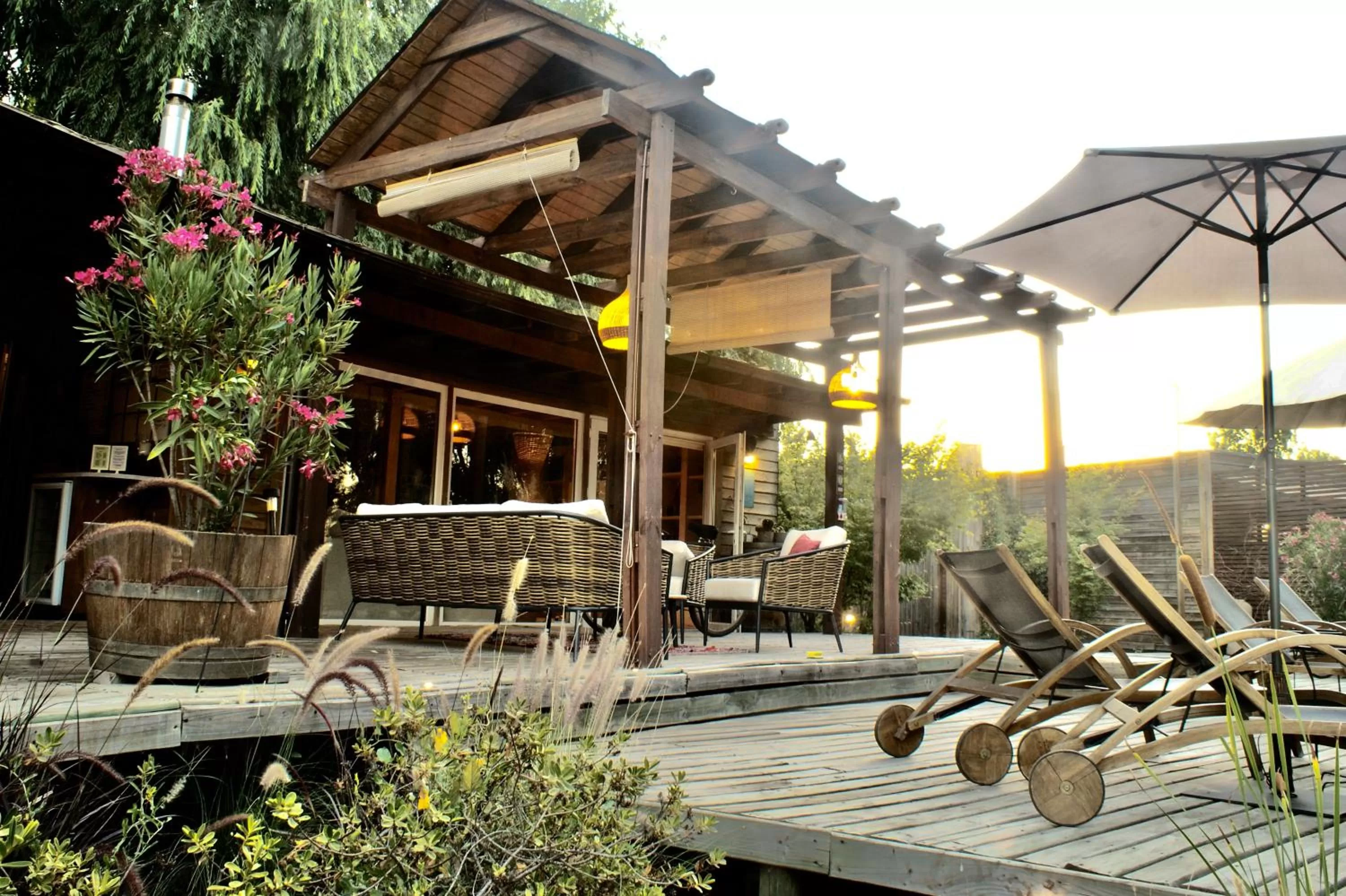 Balcony/Terrace, Swimming Pool in Barrica Lodge