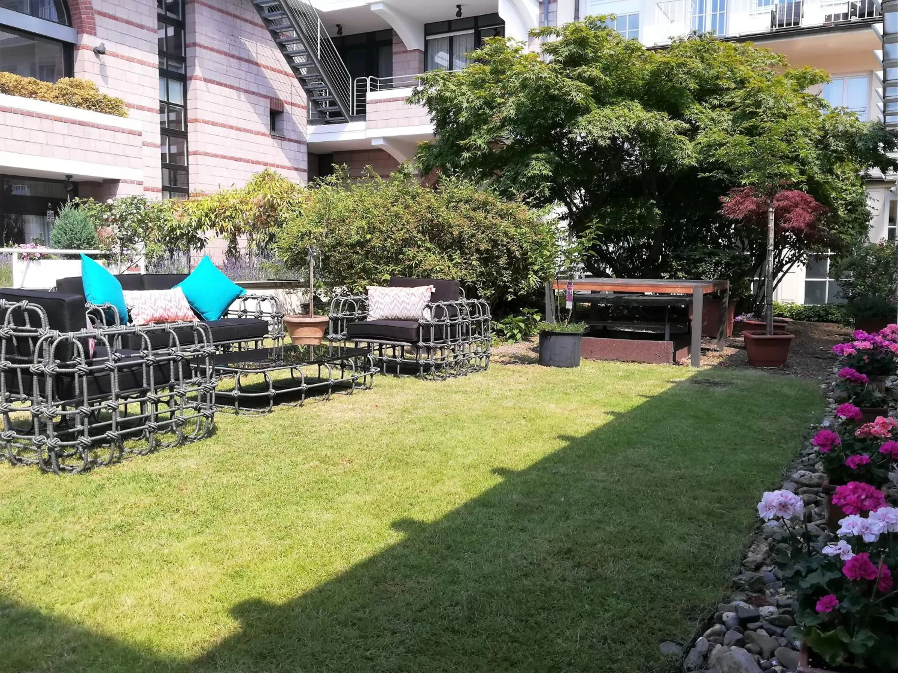 Patio in Carlstadt Suites Düsseldorf