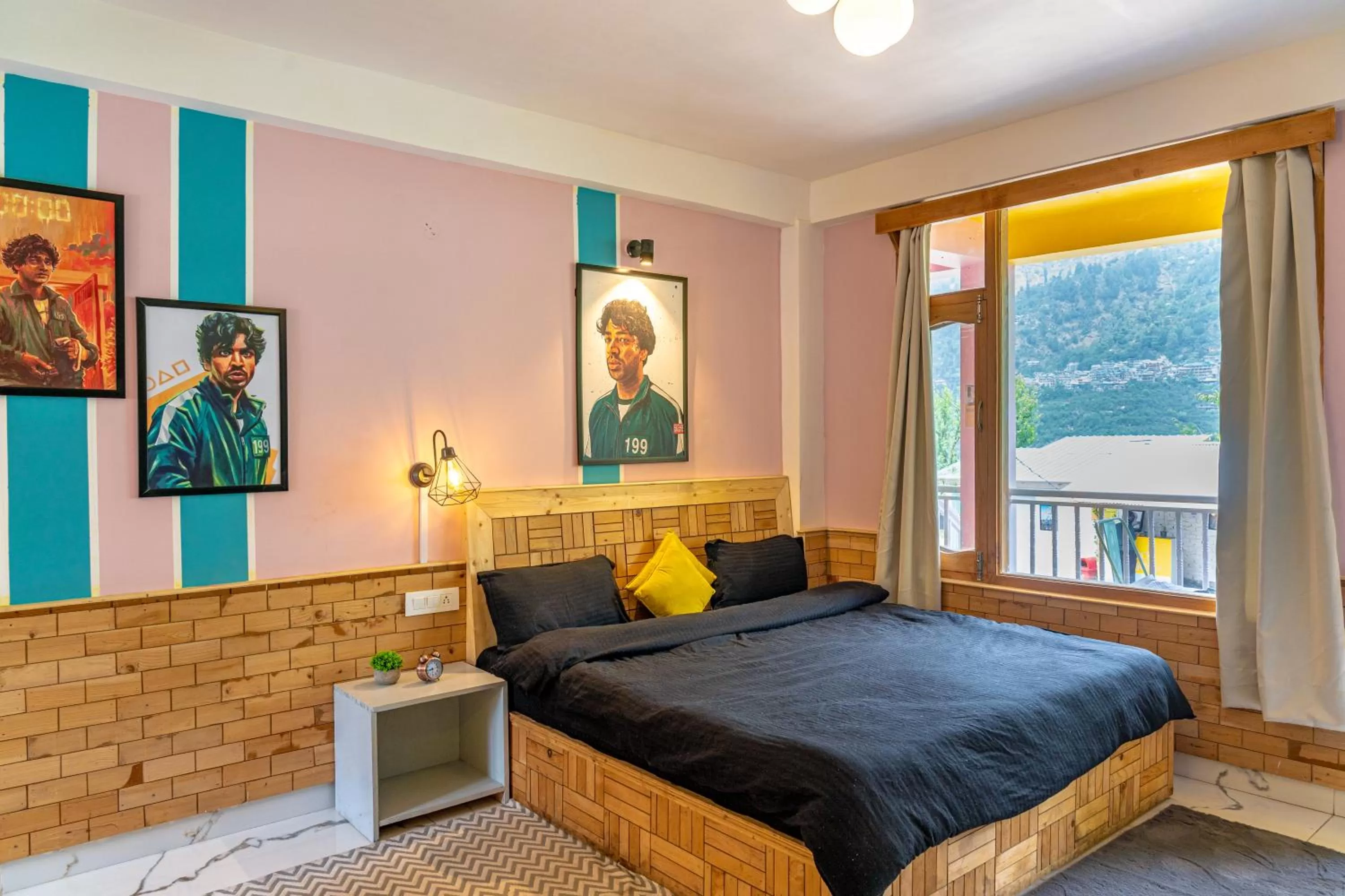 Bed in Whoopers Hostel Manali