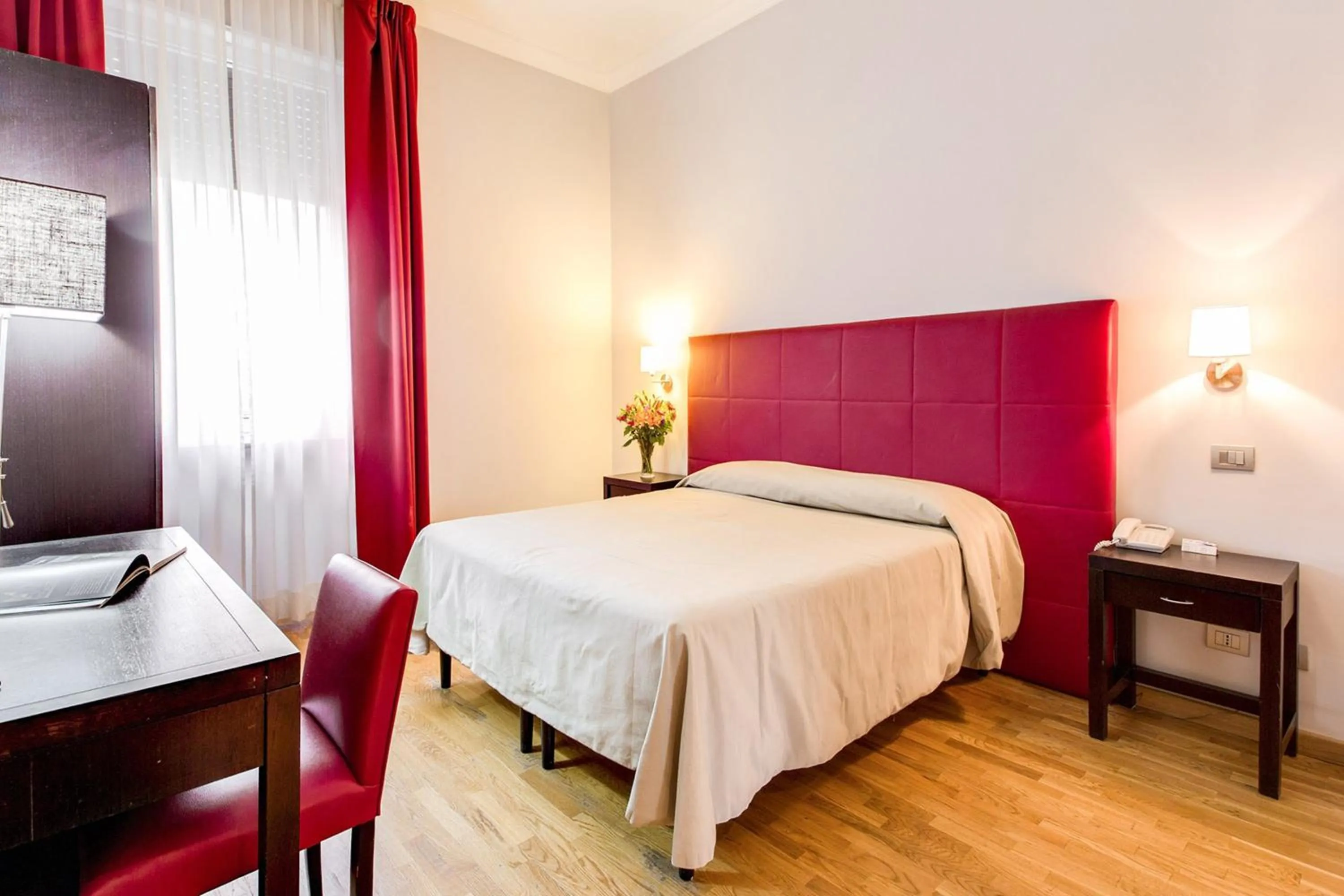 Bedroom, Bed in Target Inn Rooms