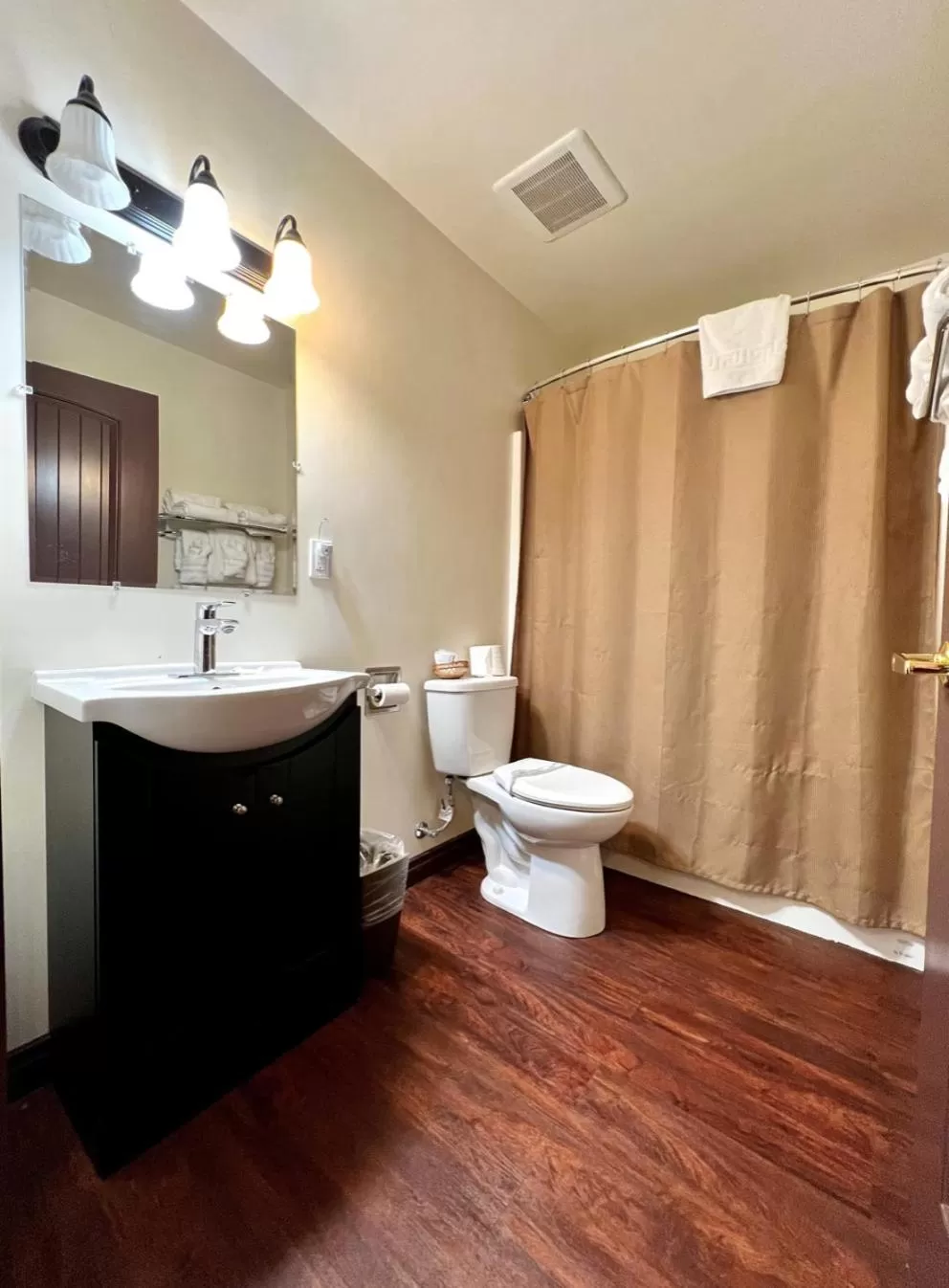 Bathroom in The Monarch Hotel