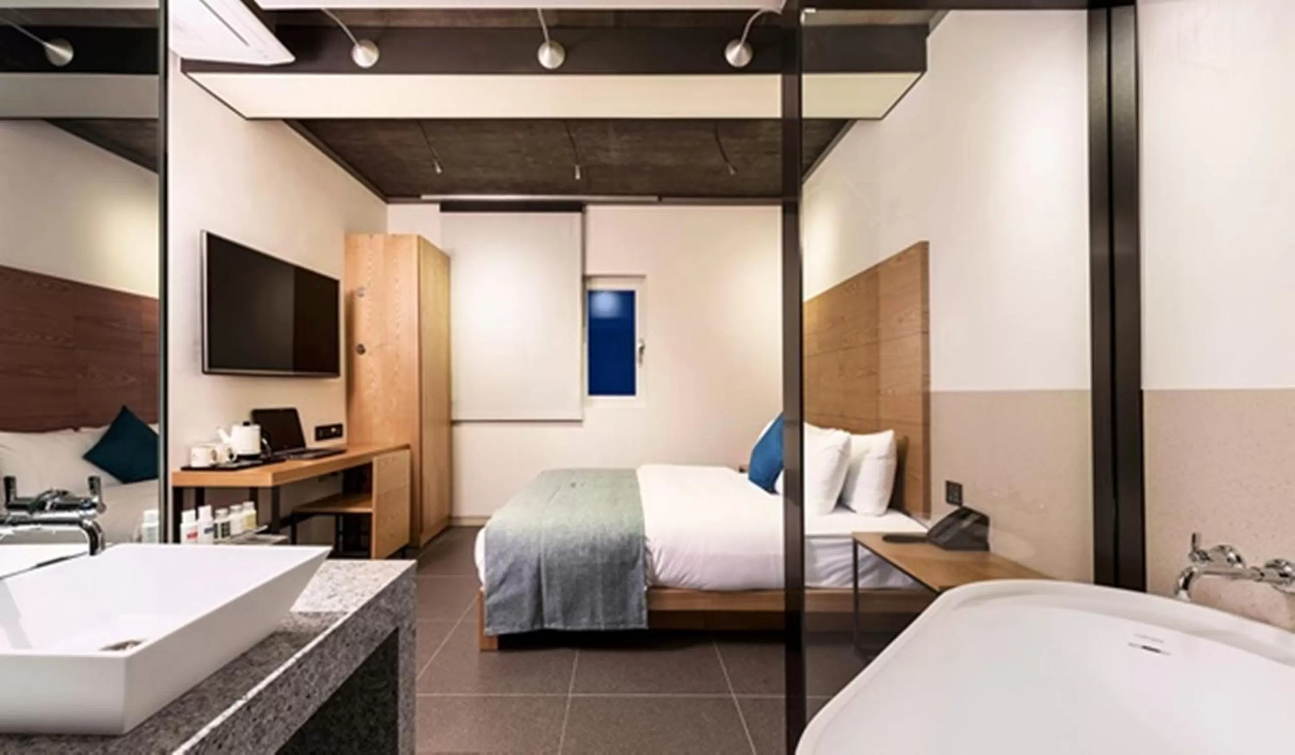 Bed in Delight Hotel Jamsil