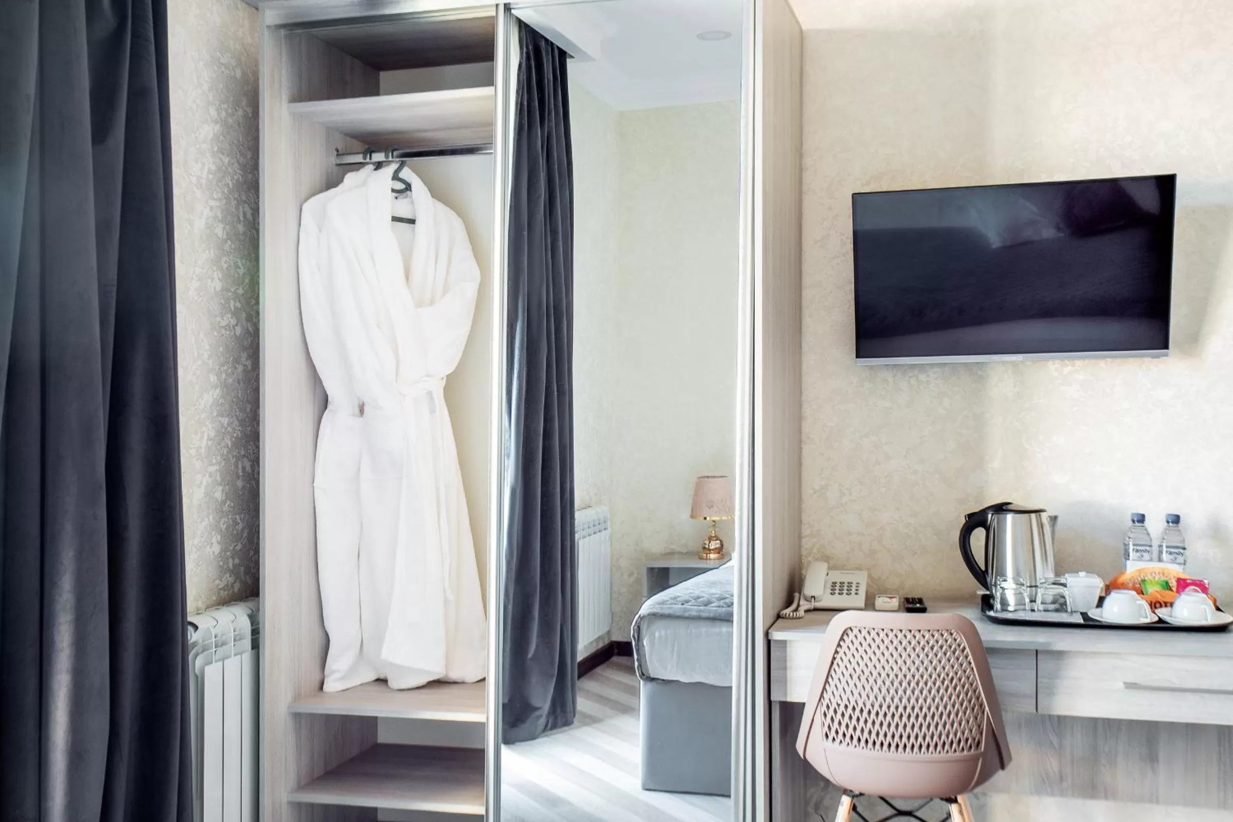 TV and multimedia in Manifa Hotel