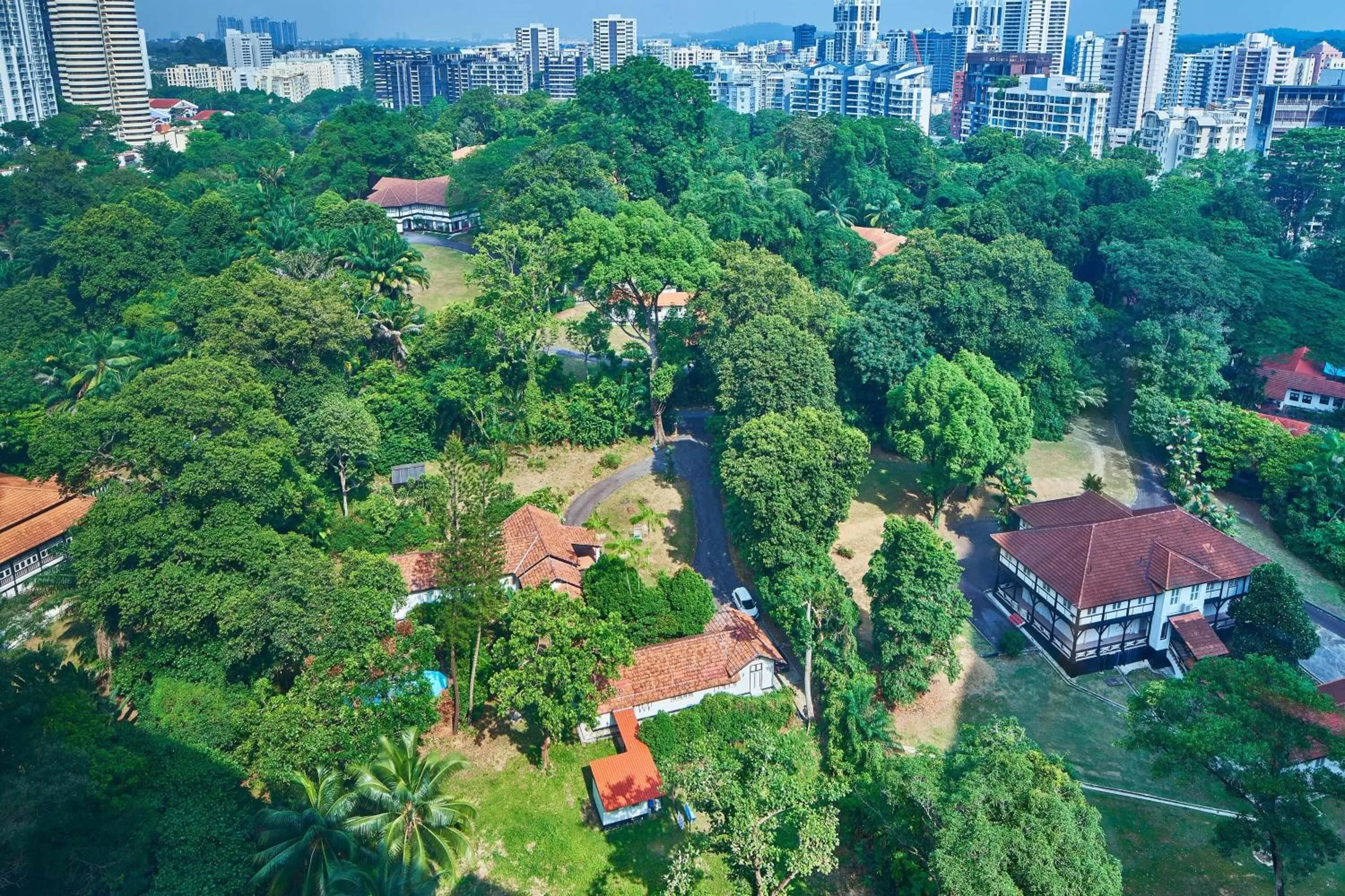 Bedroom in Sheraton Towers Singapore Hotel