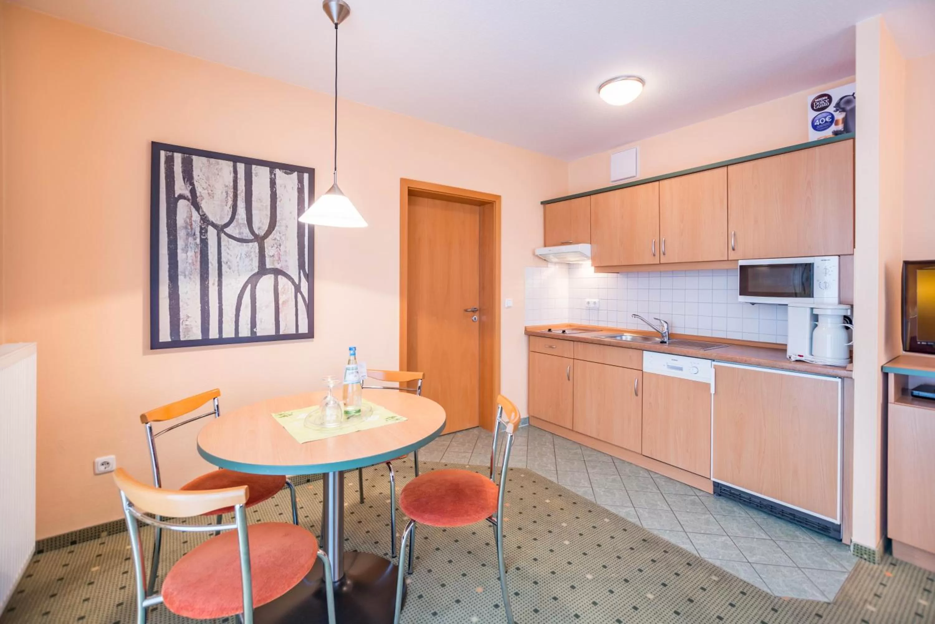 Photo of the whole room, Kitchen/Kitchenette in Am Weststrand Apartmenthaus Waldeck