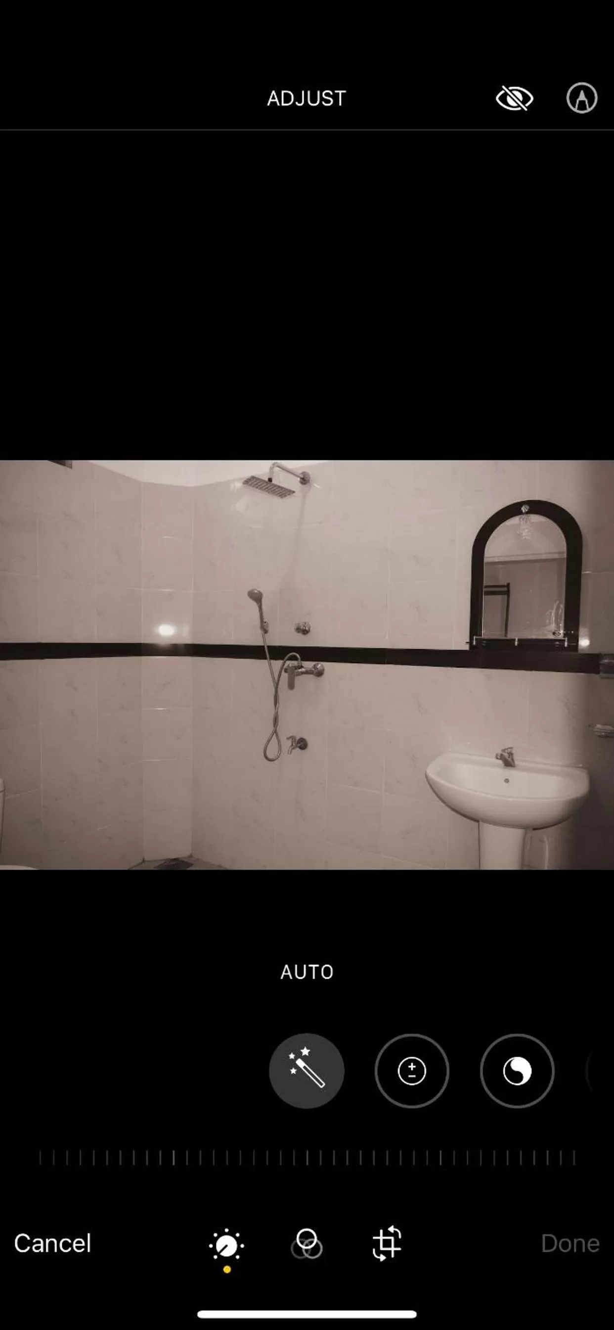 Bathroom in Hotel Theevanni Inn