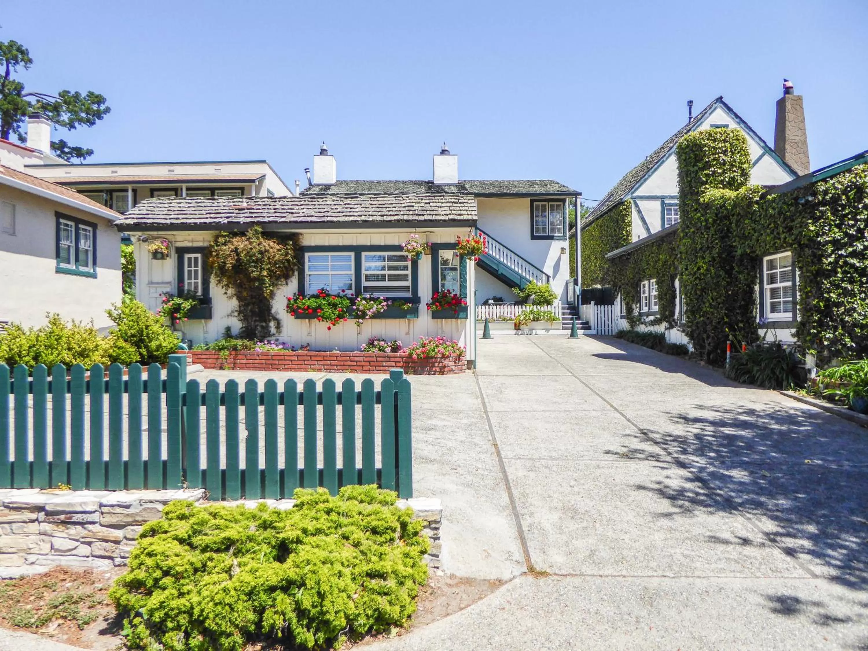 Property Building in Briarwood Inn