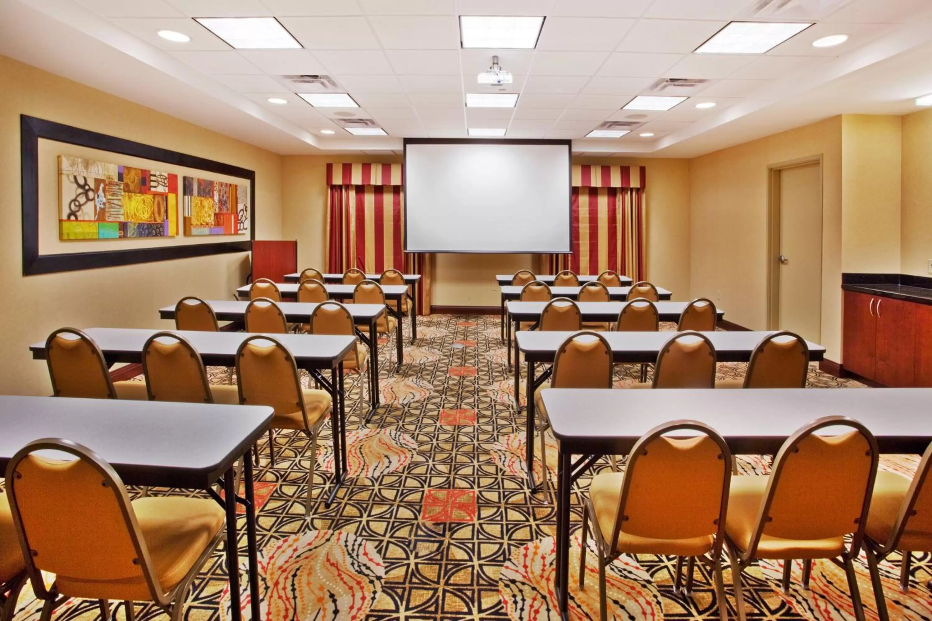 Meeting/conference room in Holiday Inn Express Hotel & Suites Atlanta-Cumming by IHG