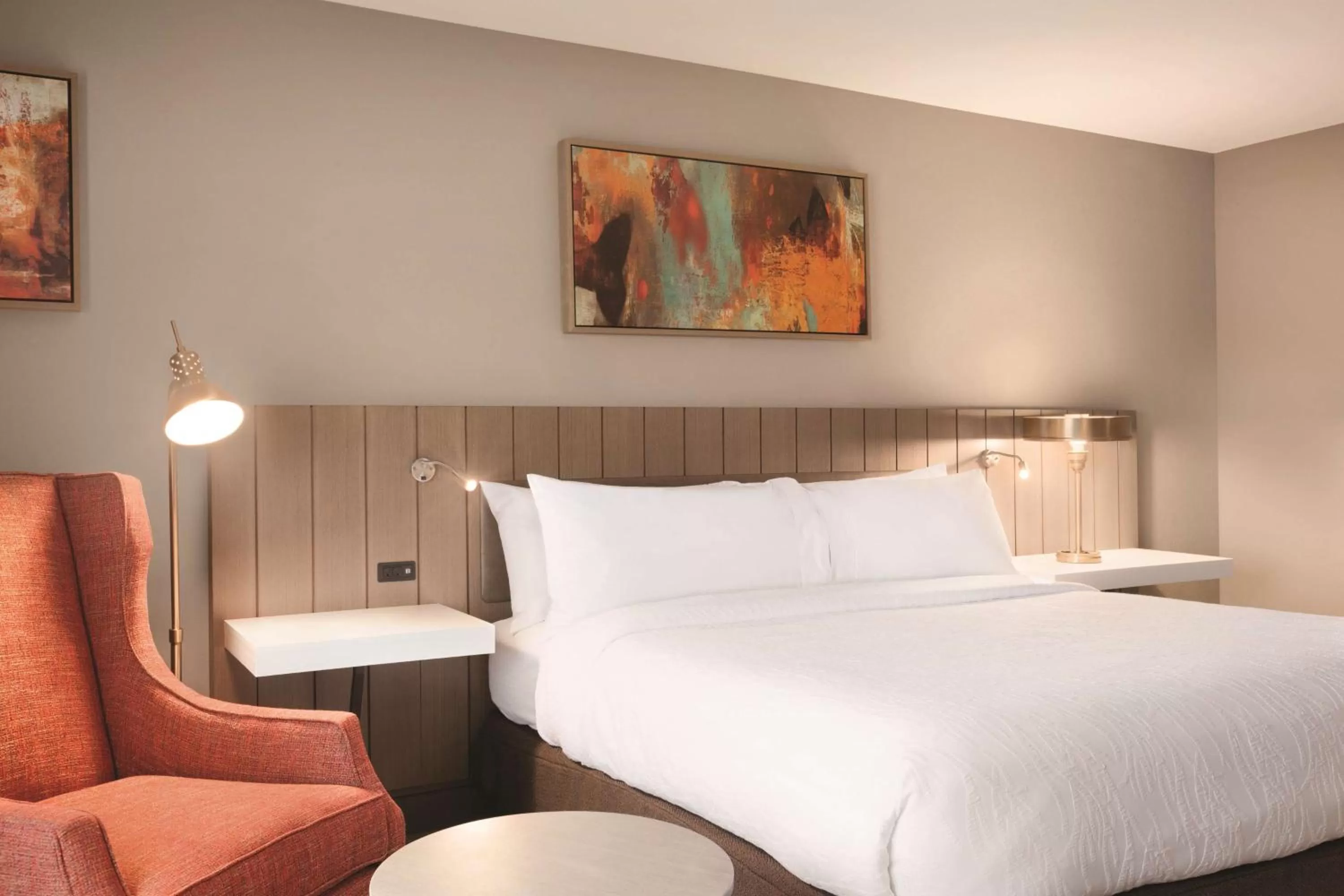 Bed in Hilton Garden Inn Phoenix-Tempe University Research Park, Az