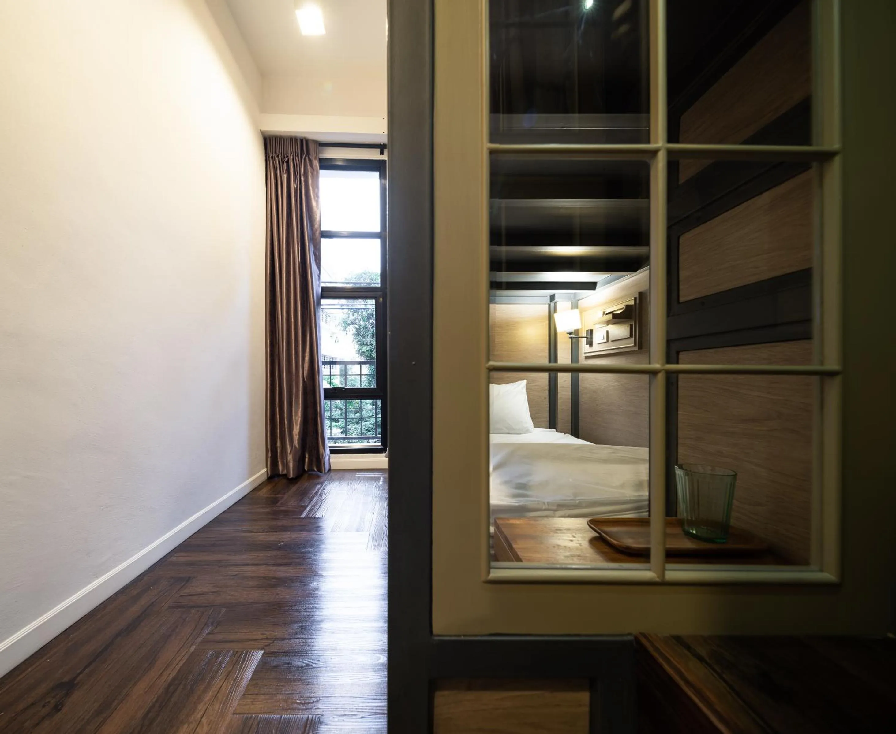 Bed in Warm Window Silom