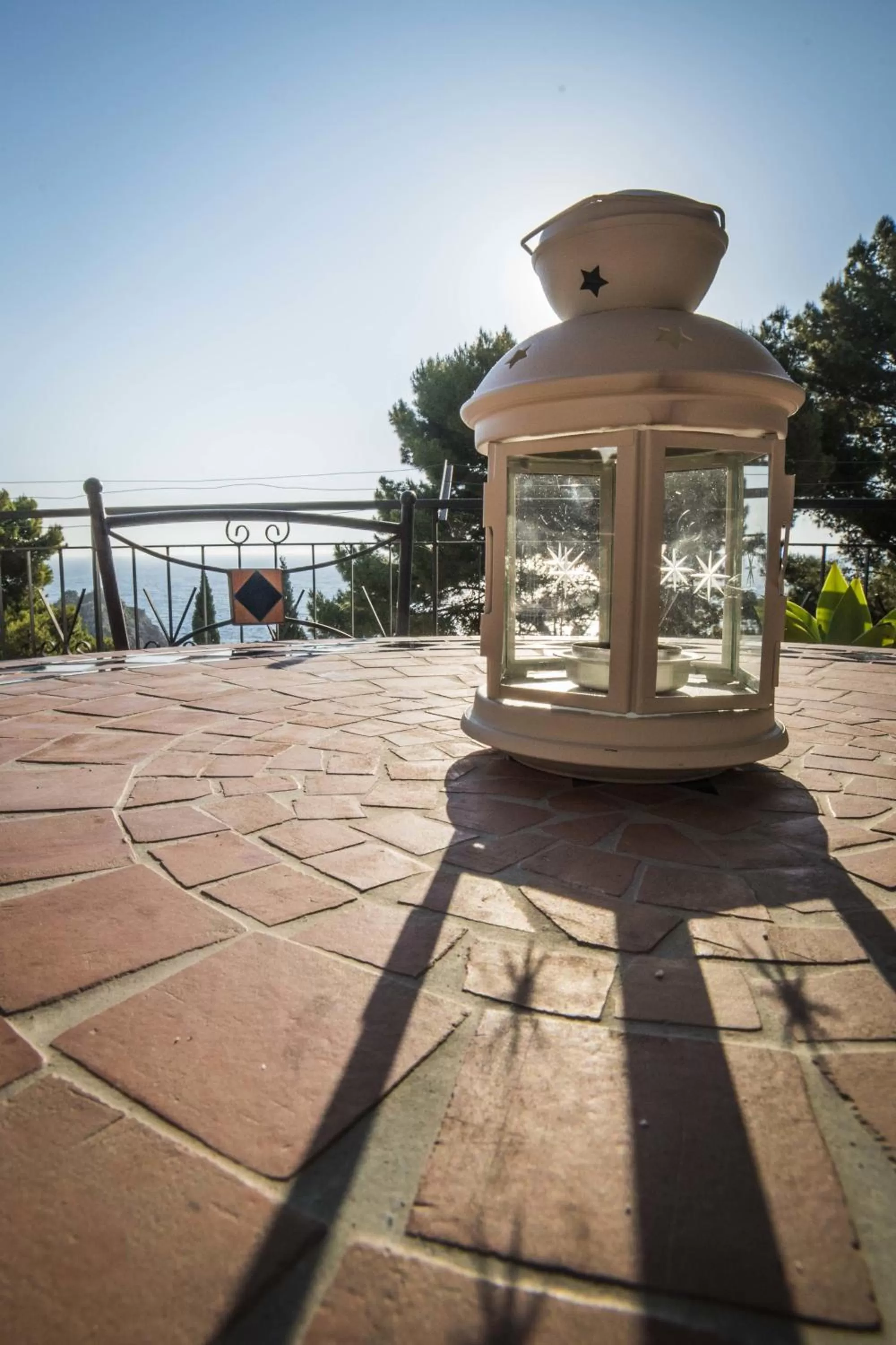 Decorative detail in ToviMar Apartments