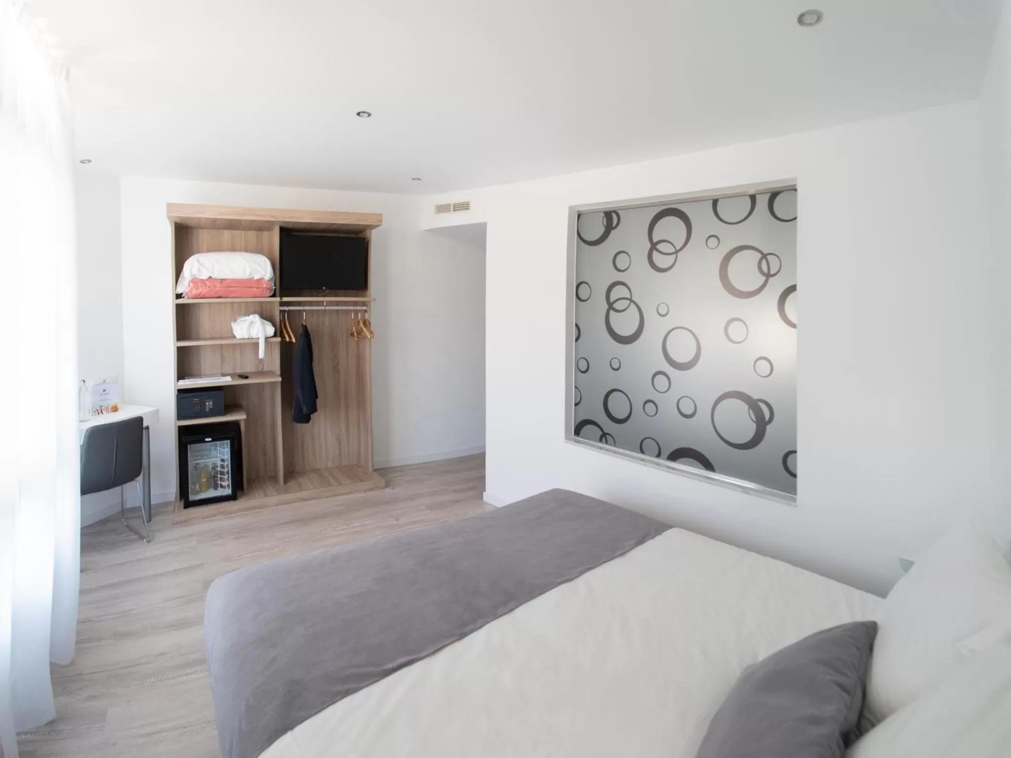 Photo of the whole room, Bed in Hotel Pasarela