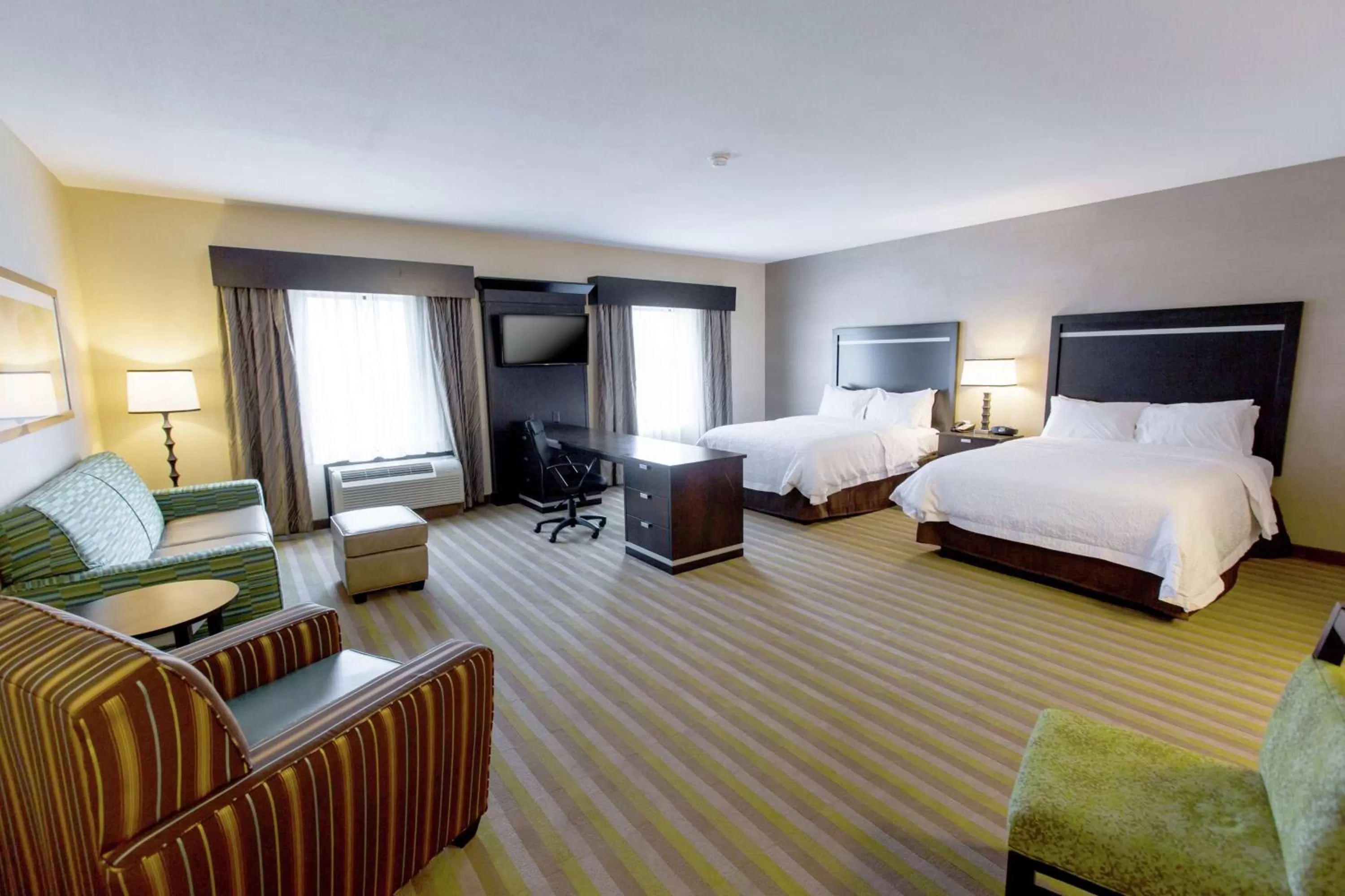 Bedroom, Bed in Hampton Inn & Suites Toledo/Westgate