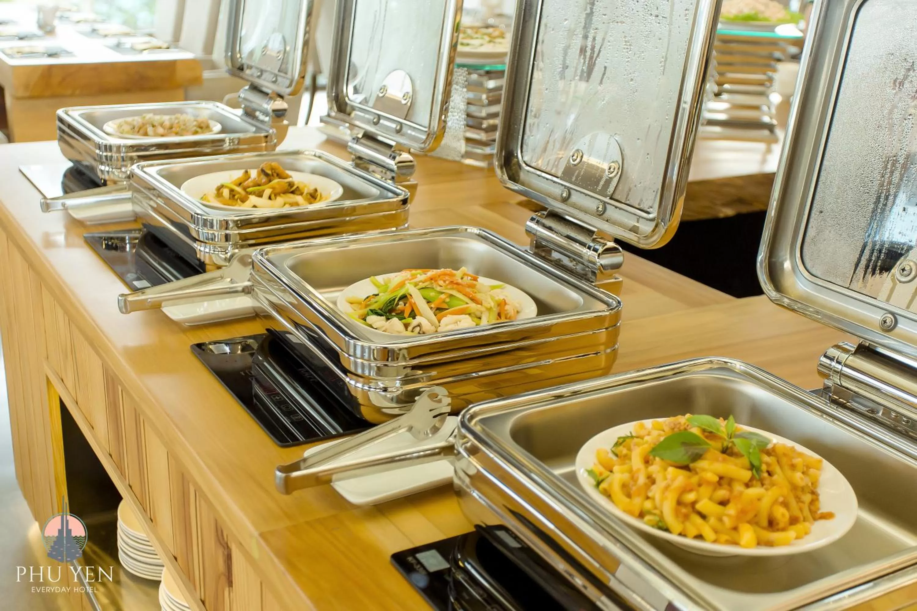 Restaurant/places to eat in PHÚ YÊN EVERYDAY HOTEL