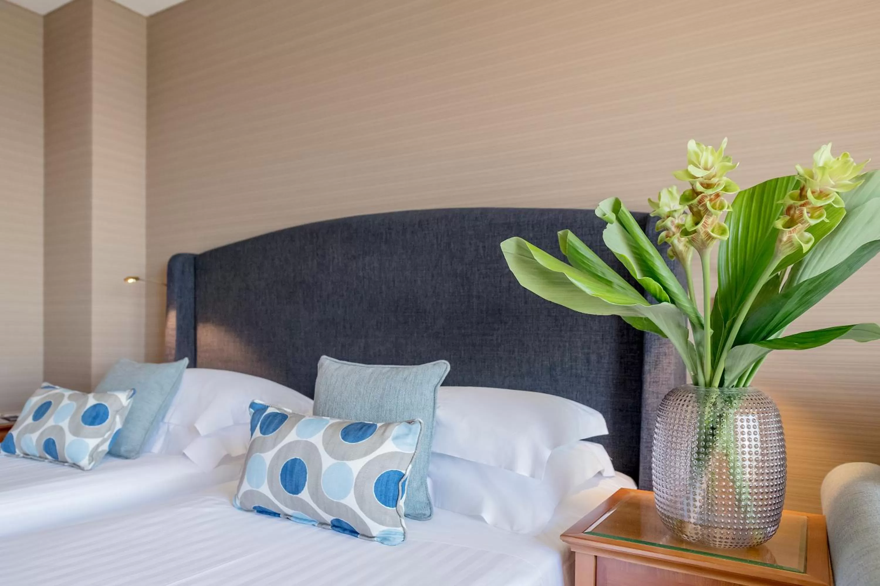 Photo of the whole room, Bed in Hotel Royal Continental