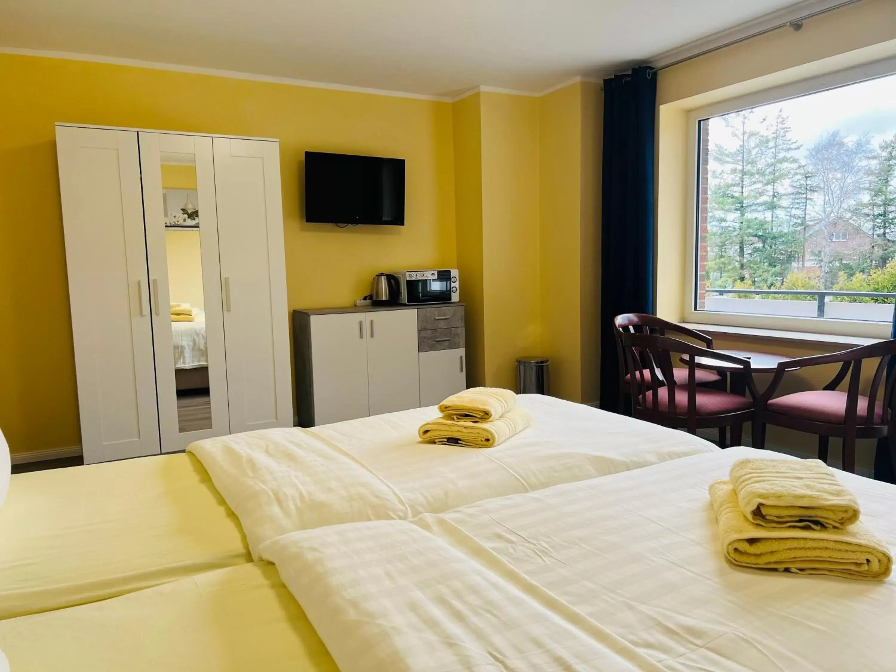 Double Room in M&M Hotel - Neu Wulmstorf Double Room in M&M Hotel - Neu Wulmstorf