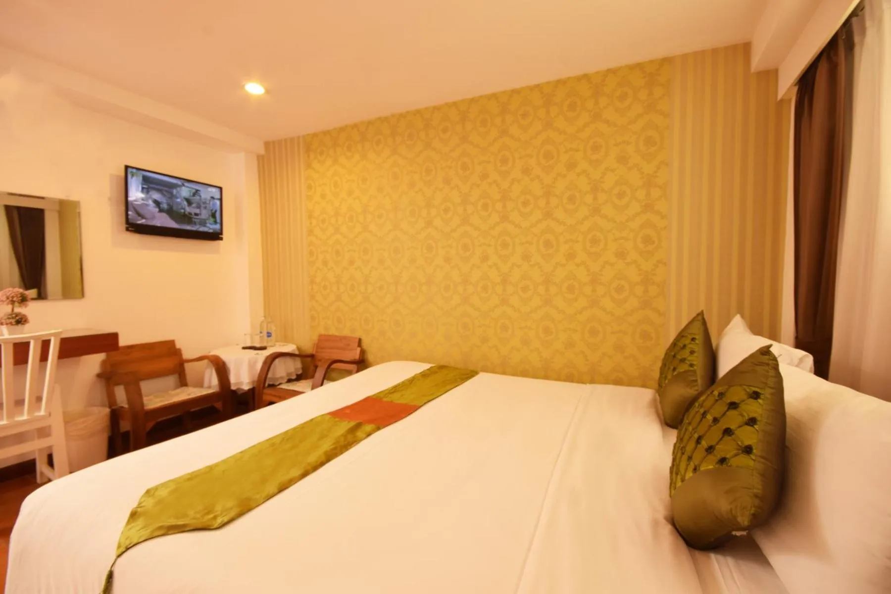 Bed in Blissotel Ratchada