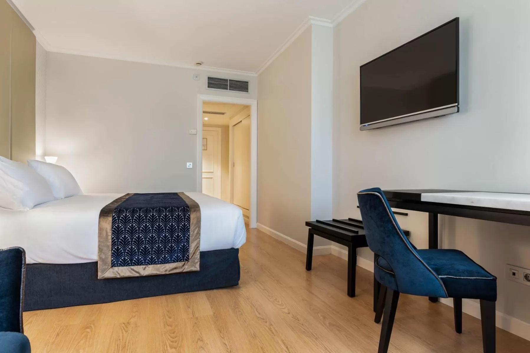 TV and multimedia, Bed in Eurostars Gran Hotel Lugo