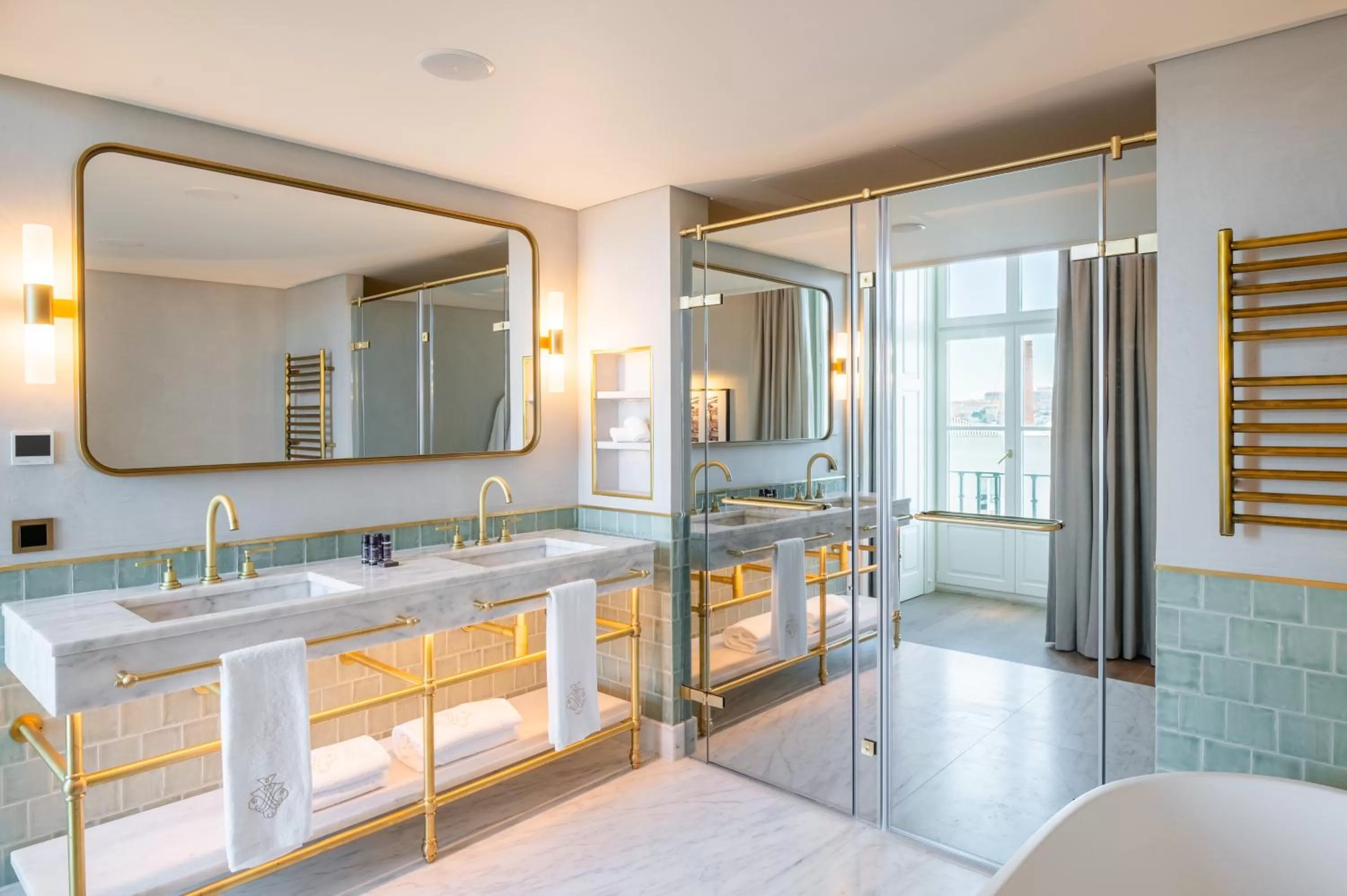 Bathroom in Palácio Ludovice Wine Experience Hotel