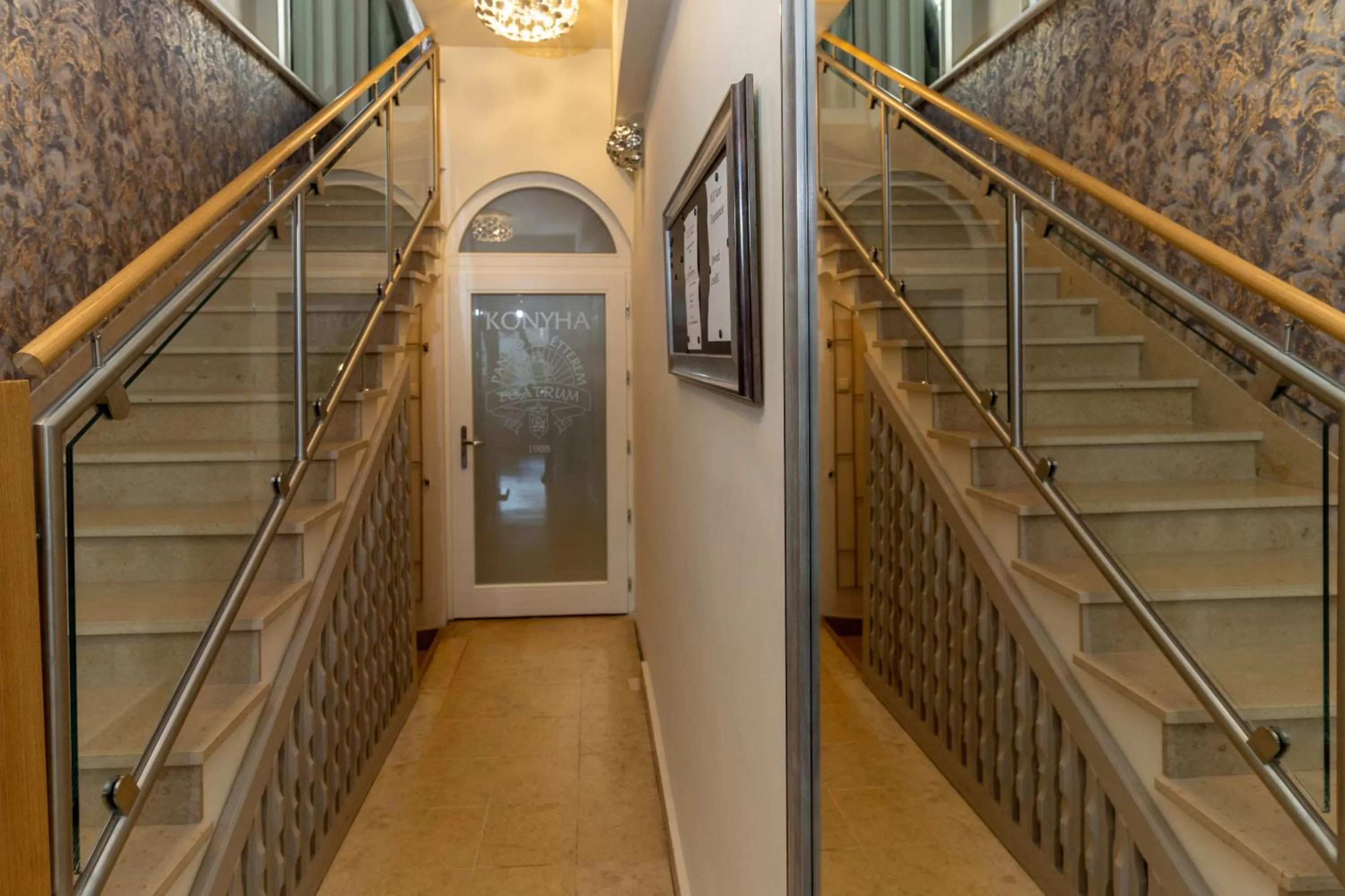 Facade/entrance in Teátrum Boutique Hotel