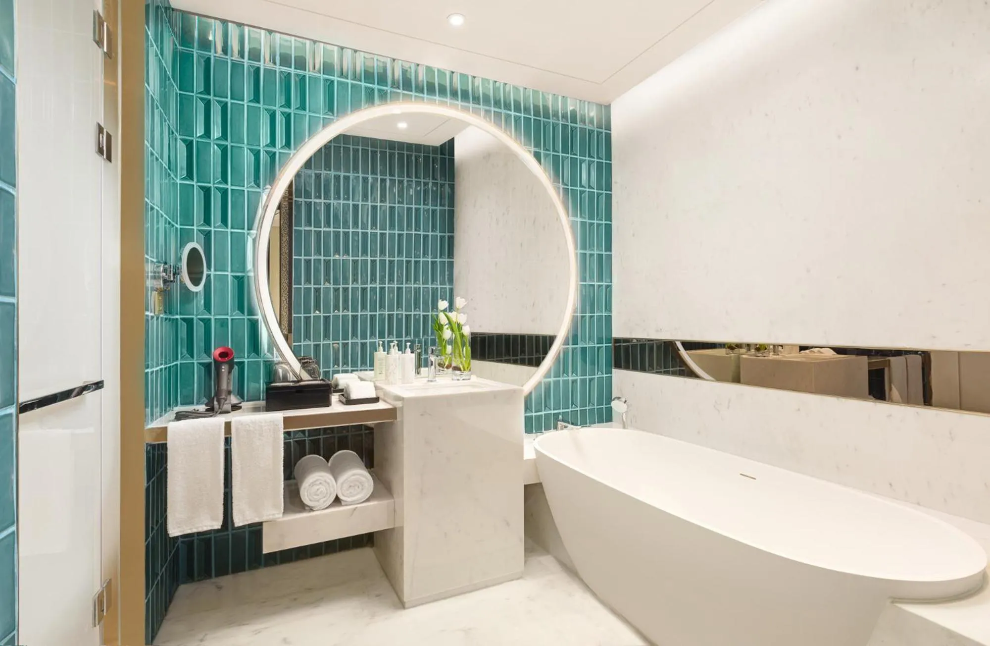 Bathroom in HUALUXE Shanghai Changfeng Park by IHG