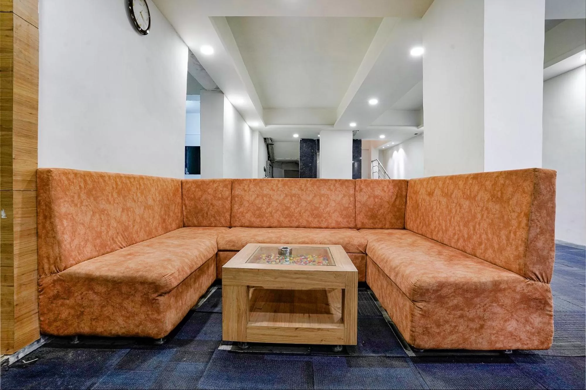 Lobby or reception in FabHotel Galaxy Stay - Nr Morya Hospital