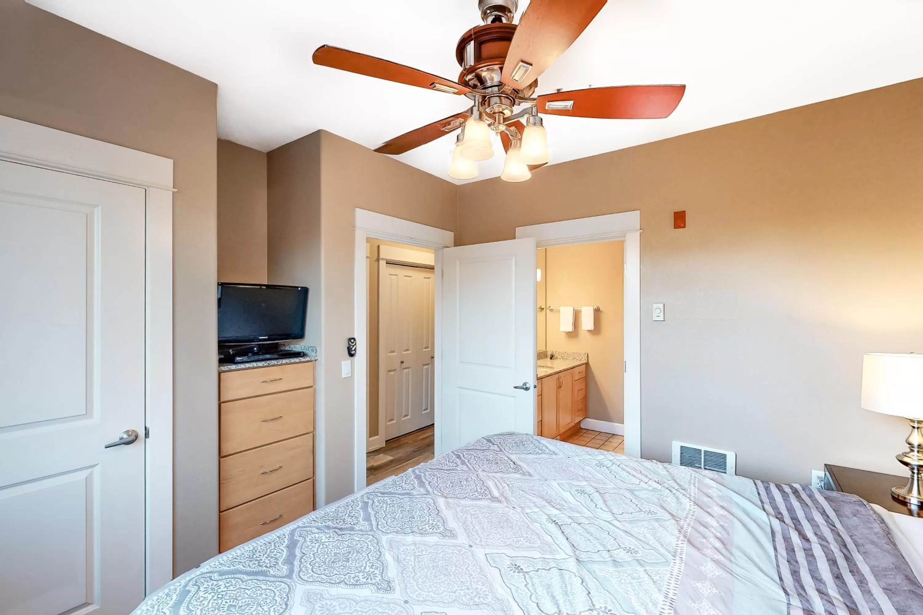 Bed in Oceanfront Contemporary