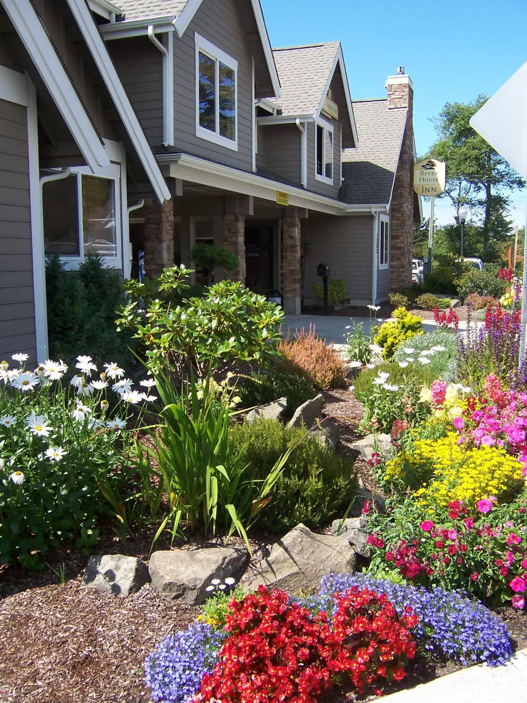 Facade/entrance in River House Inn, a Baymont by Wyndham
