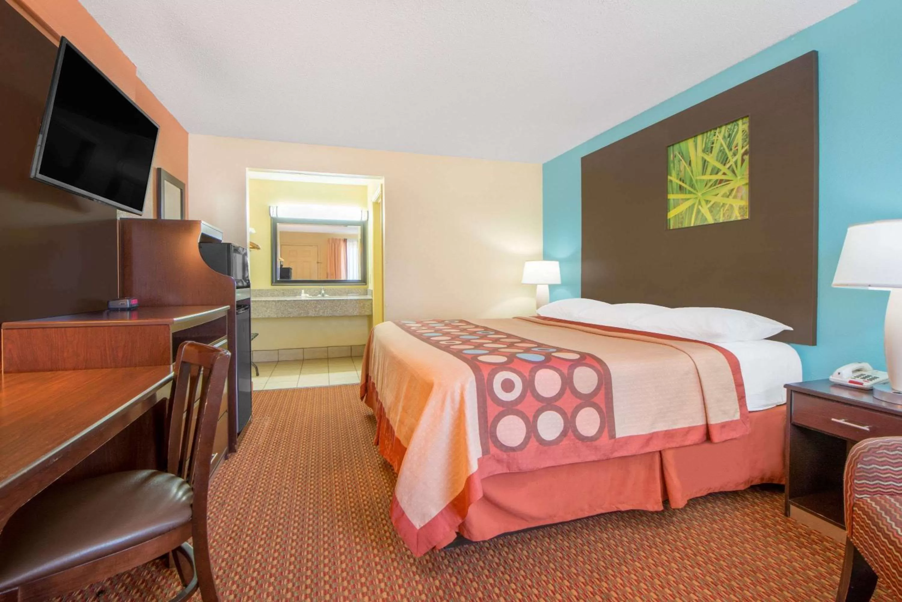 Photo of the whole room, Bed in Super 8 by Wyndham Tulsa - Route 66