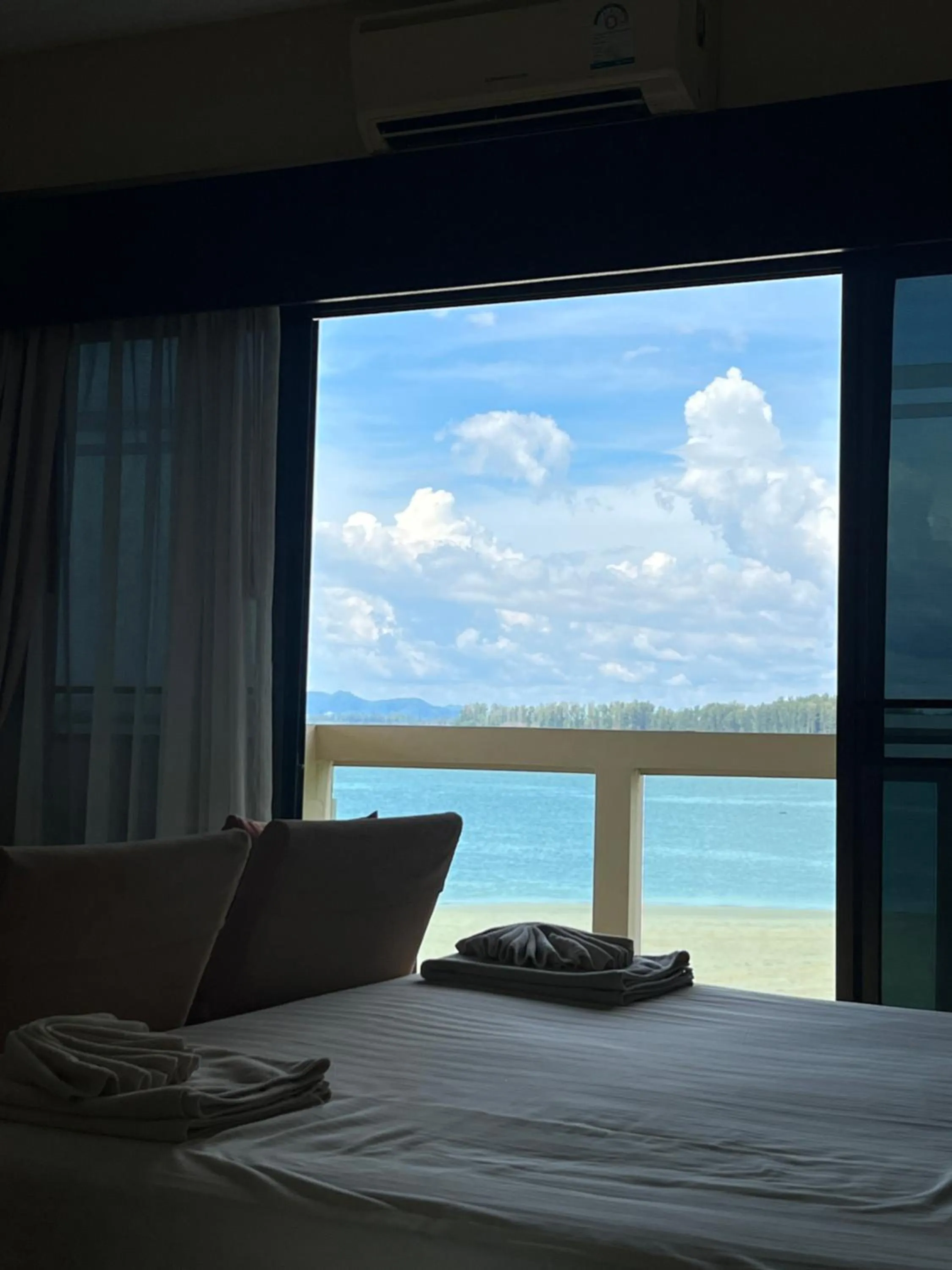 Bed in LANTA PURA beach resort-SHA extra plus