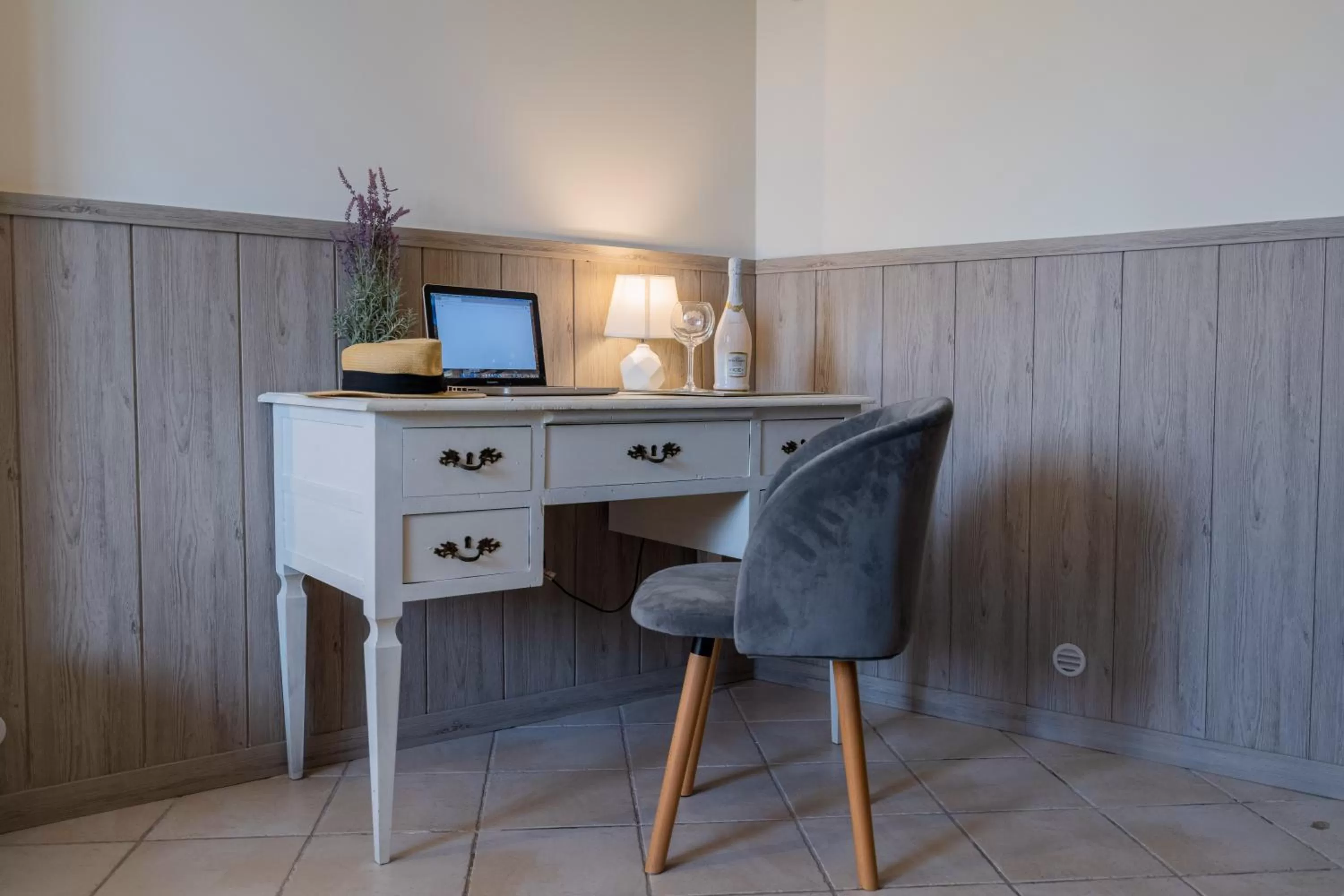 Decorative detail in Villa Rocla guest house Pompei