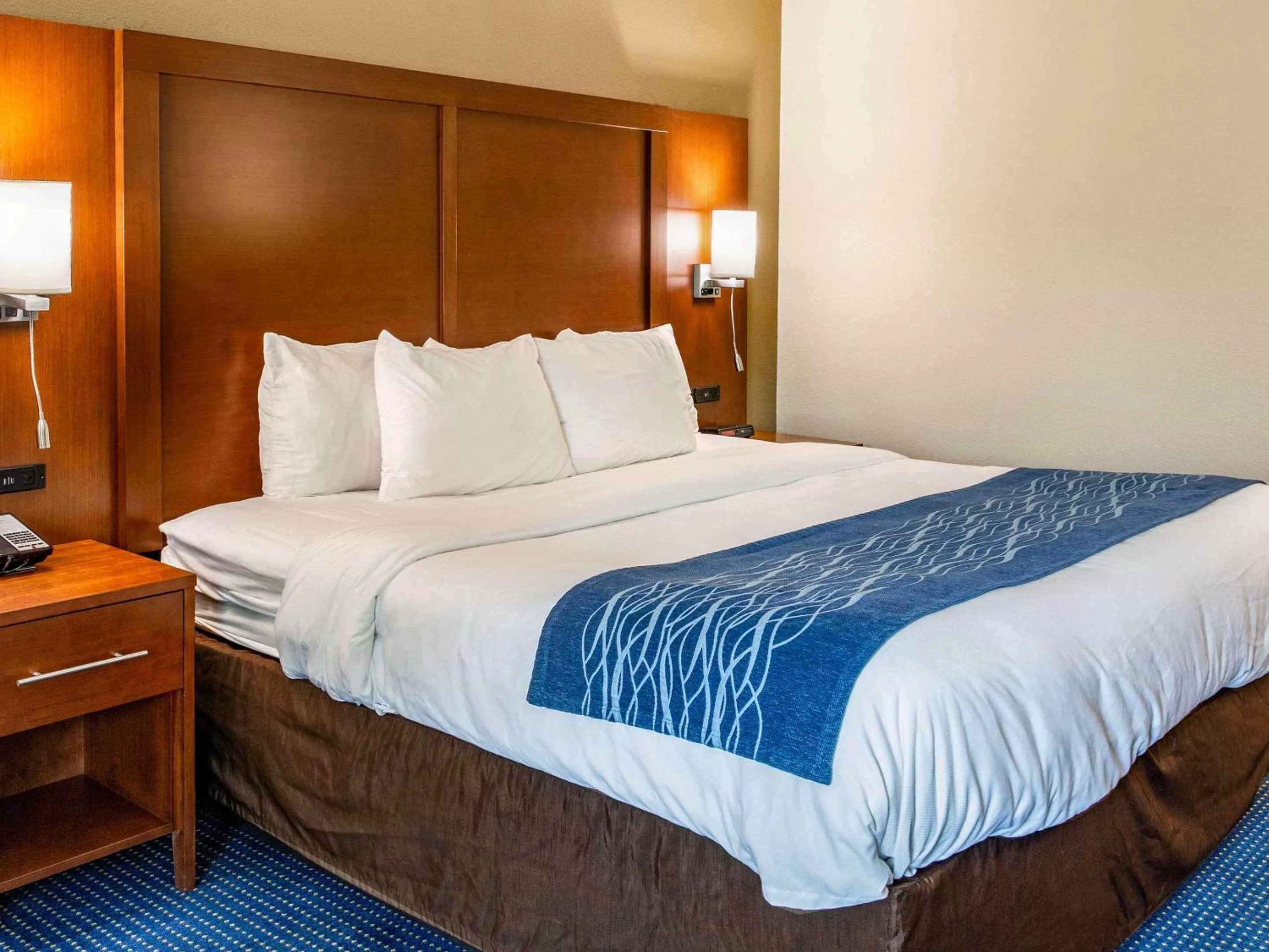 Bedroom, Bed in Comfort Inn Piketon near Fairgrounds