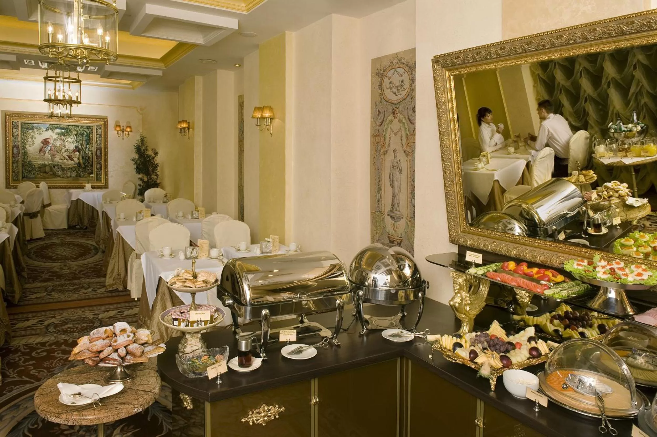 Restaurant/places to eat in Imperial Hotel & Restaurant