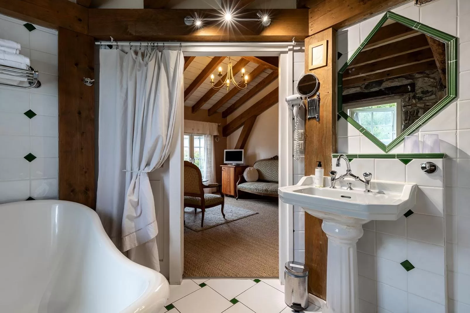 Bathroom in Domaine de Bassilour