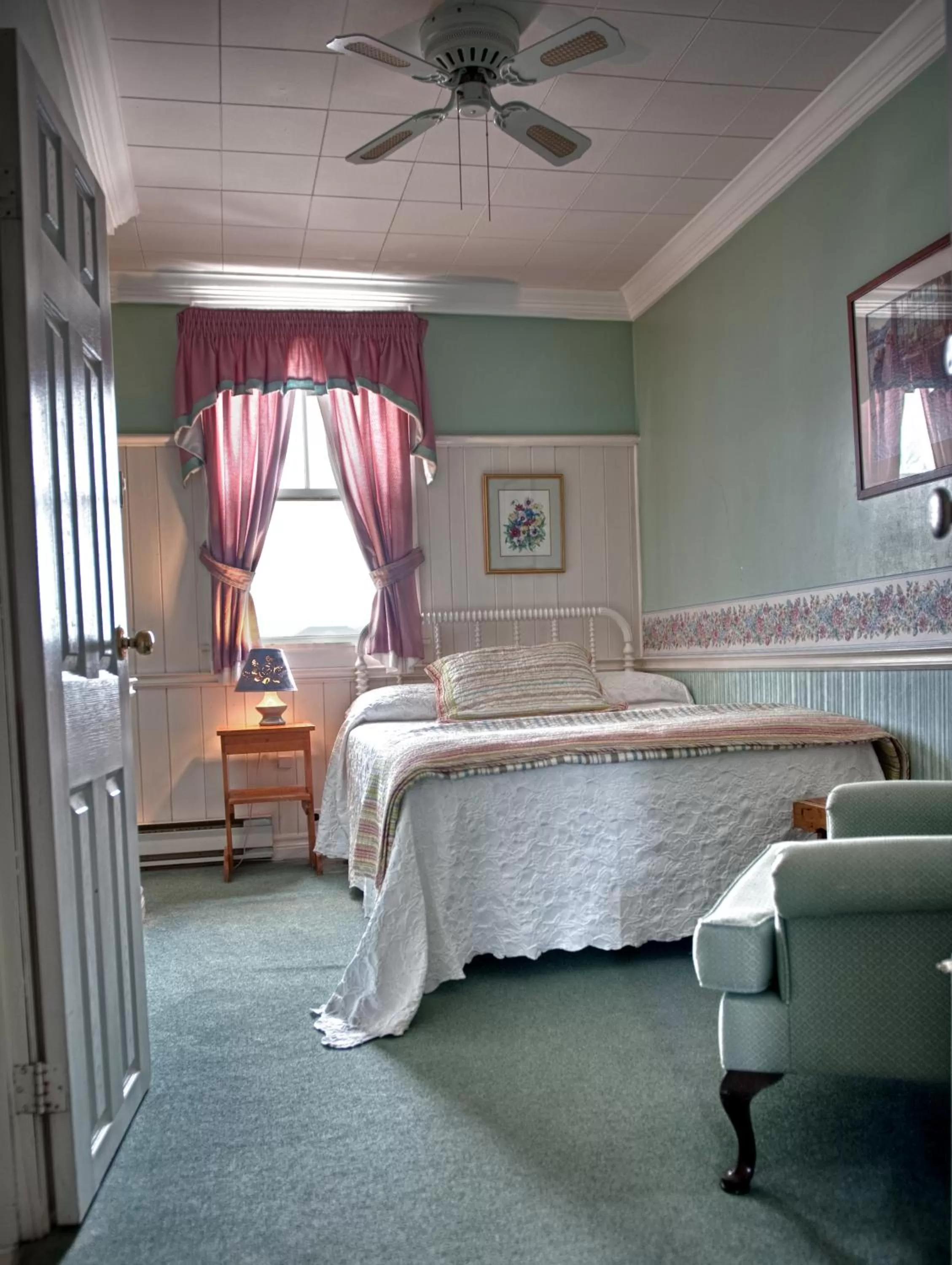 Bedroom, Bed in Telegraph House Motel