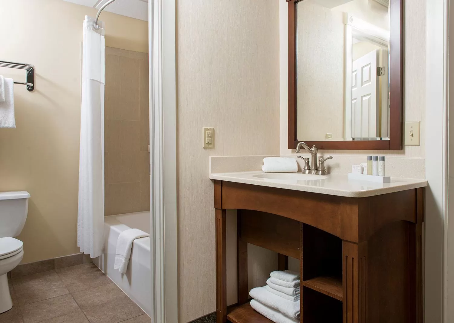Bathroom in Bird-in-Hand Family Inn