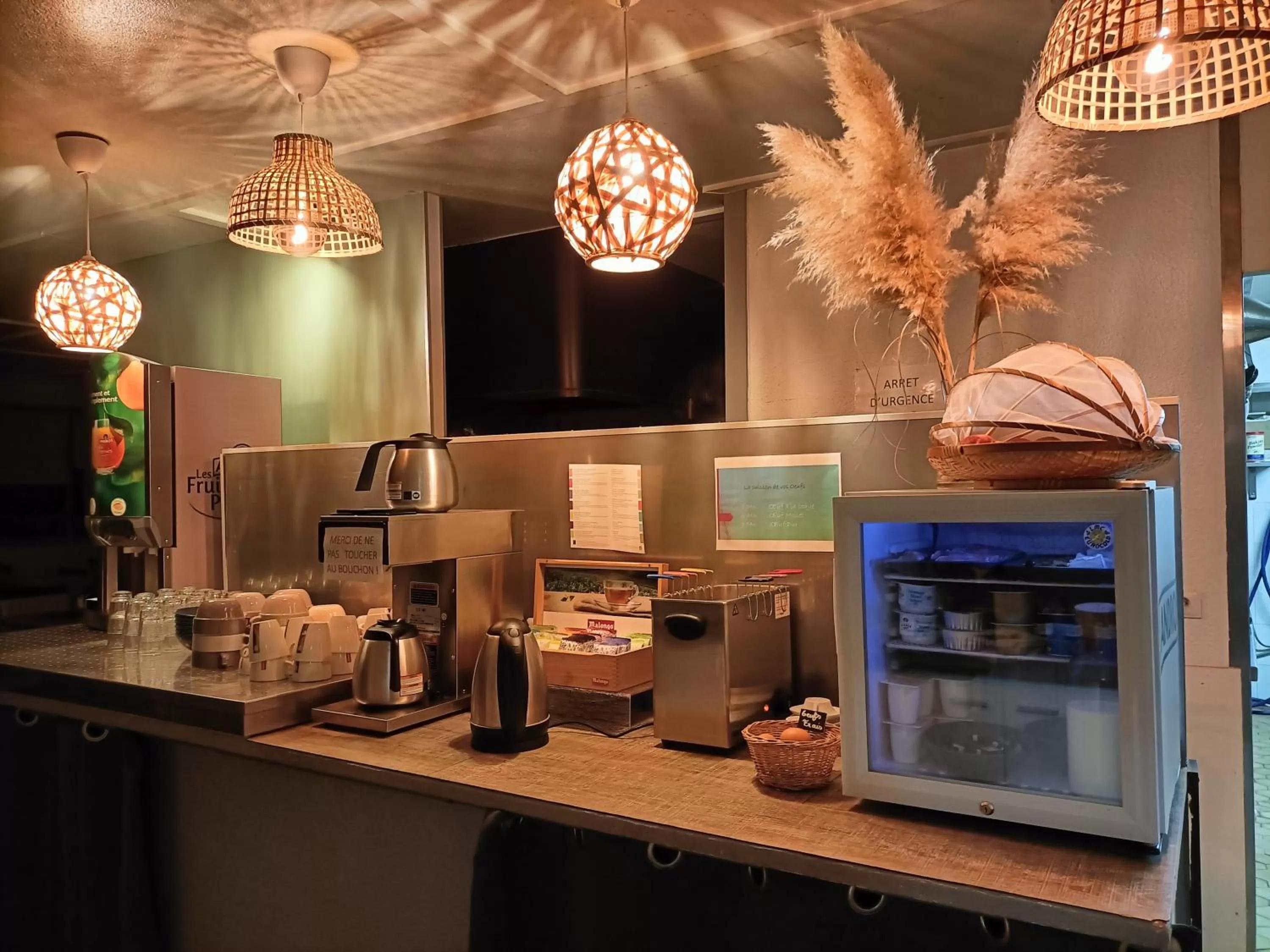 Breakfast in Hotel Inn Design La Rochelle