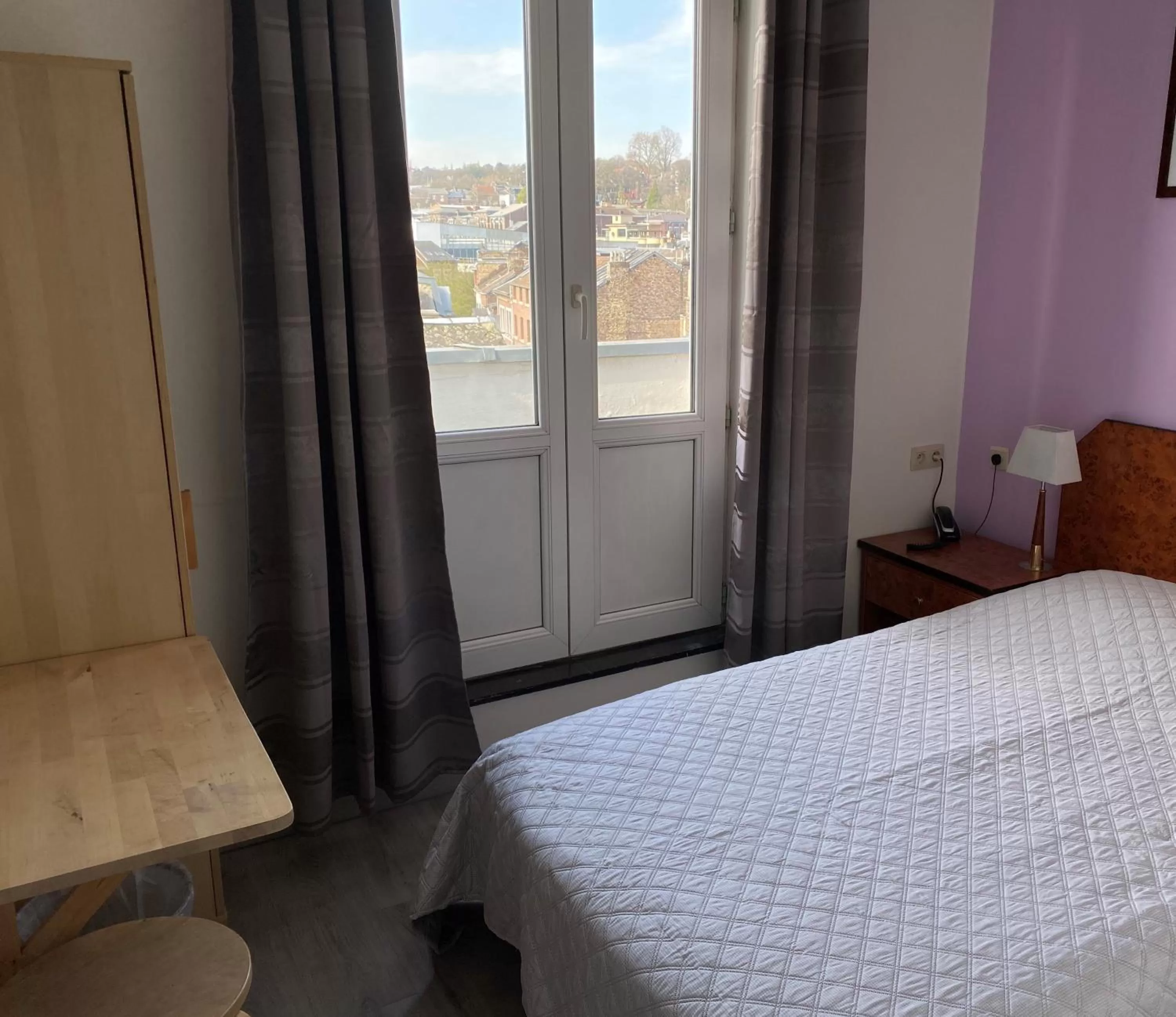 Bed in Hôtel Les Acteurs