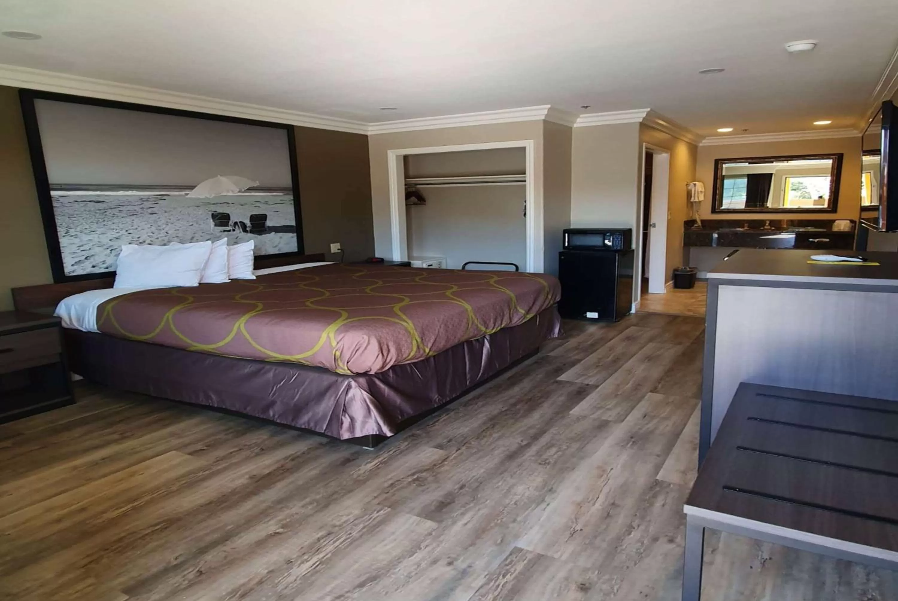 Photo of the whole room, Bed in Super 8 by Wyndham Cypress Buena Park Area