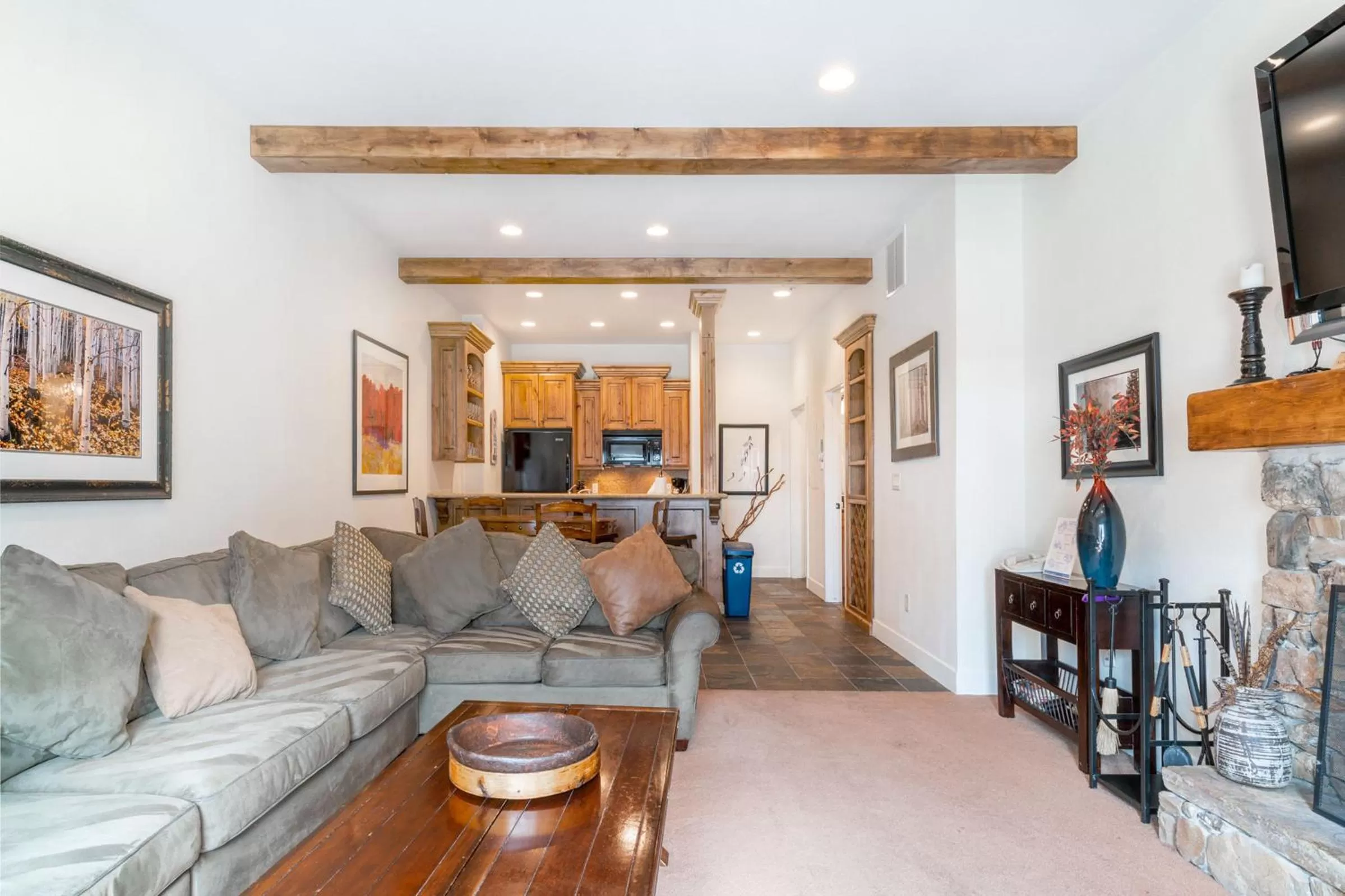 Kitchen or kitchenette in Shadow Ridge by All Seasons Resort Lodging