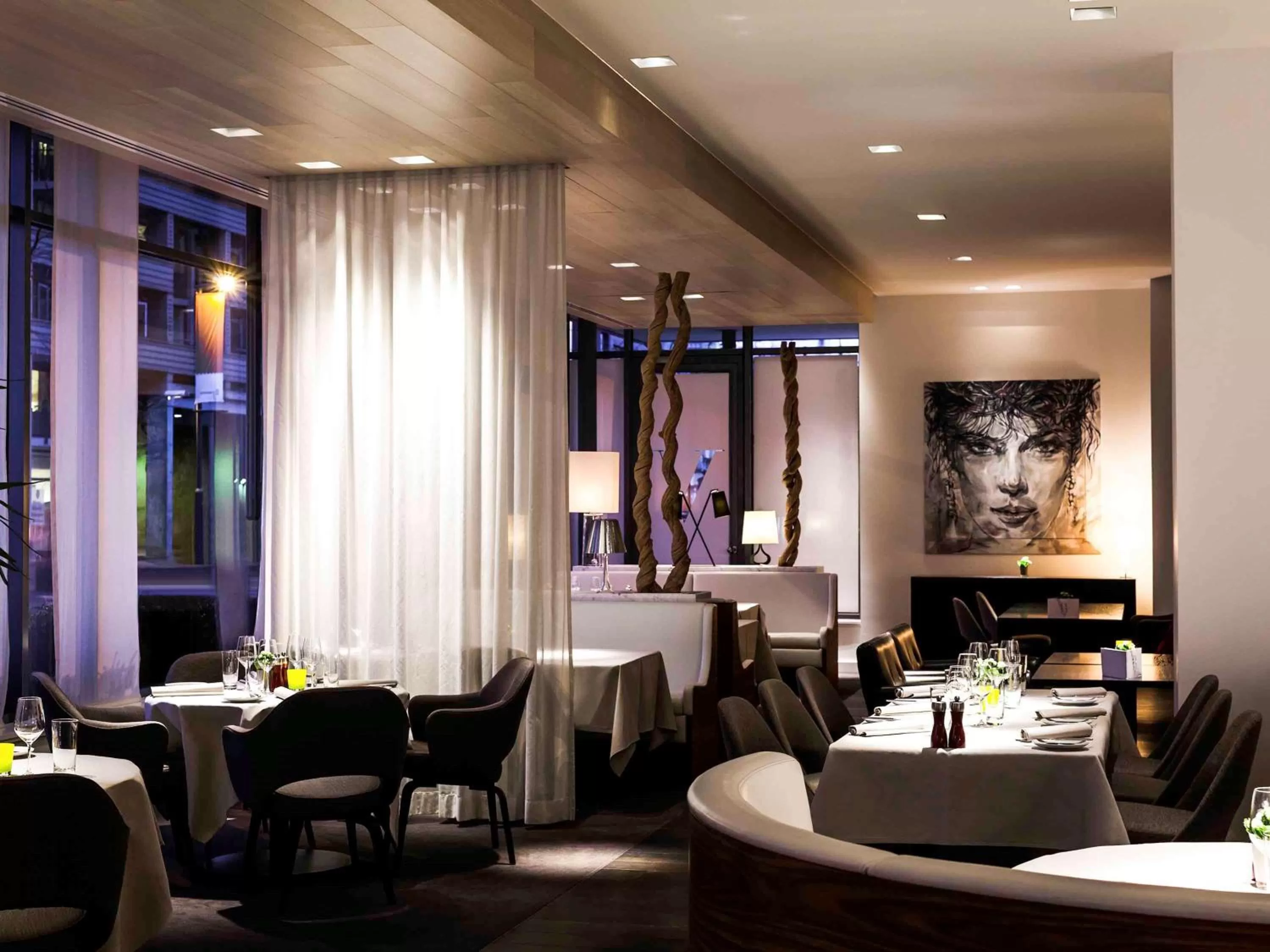 Restaurant/places to eat in Pullman Eindhoven Cocagne