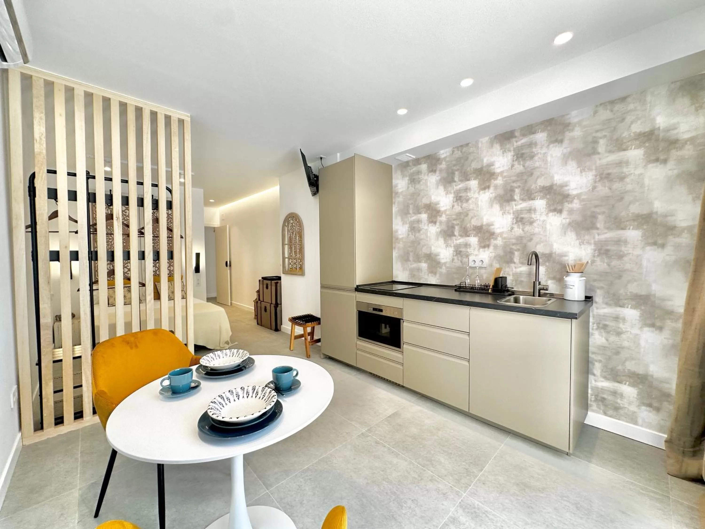 Kitchen or kitchenette, Kitchen/Kitchenette in Loft 18 Beachfront Marbella Center
