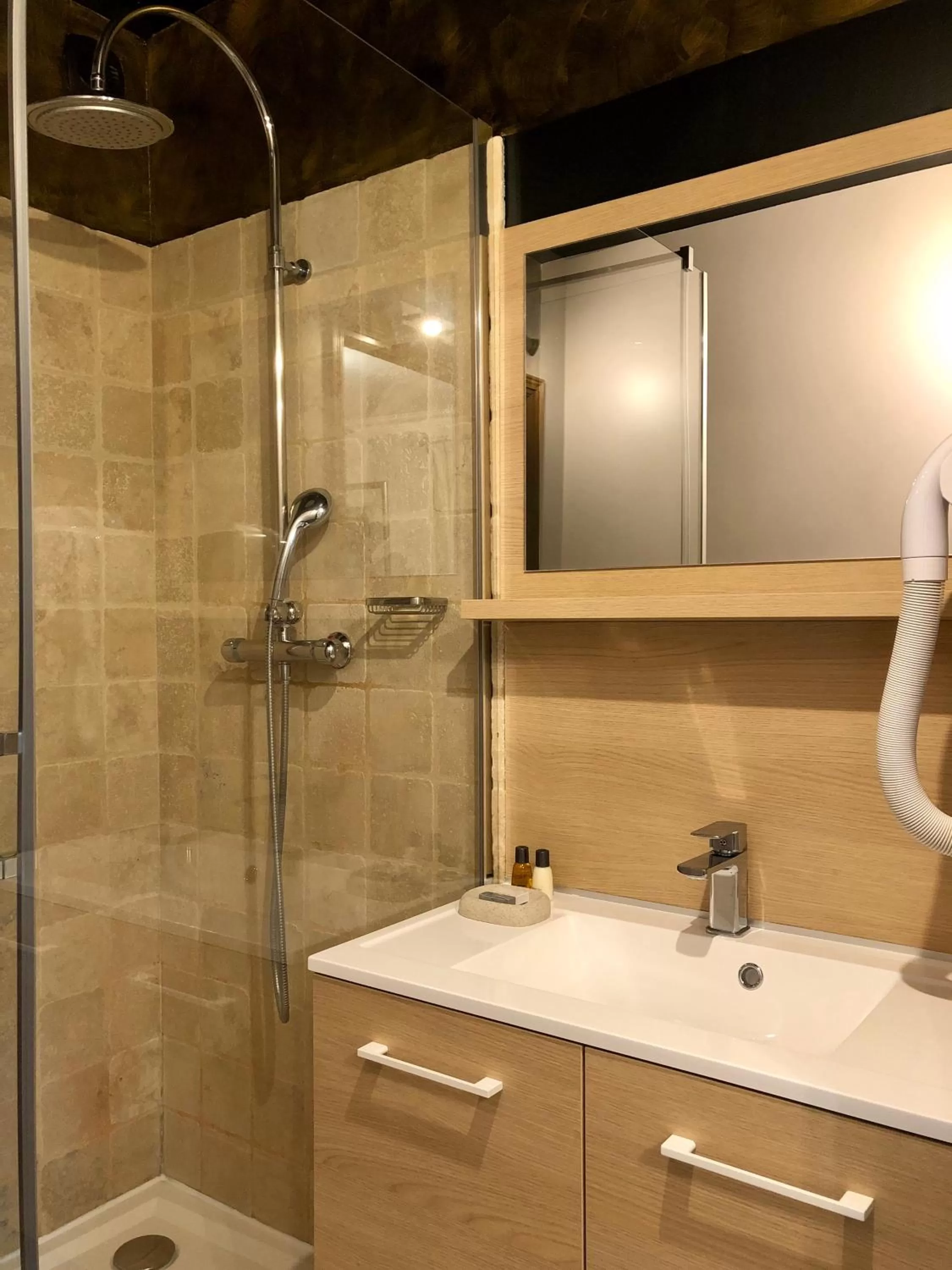 Bathroom in Champagne André Bergère