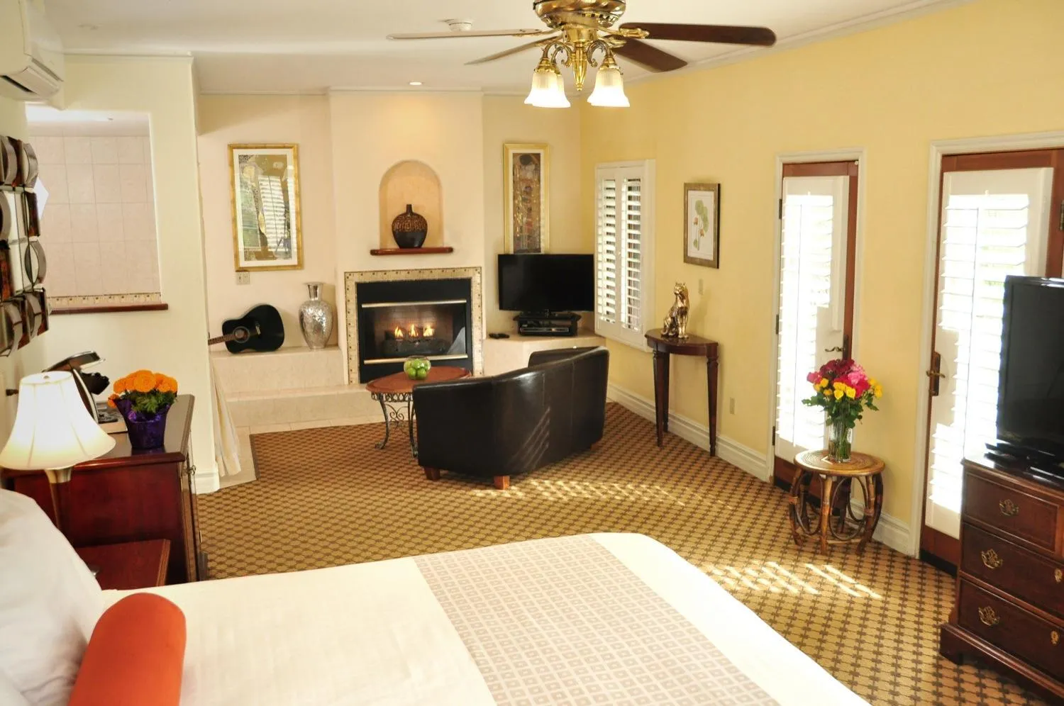 Photo of the whole room, Bed in The Eagle Inn