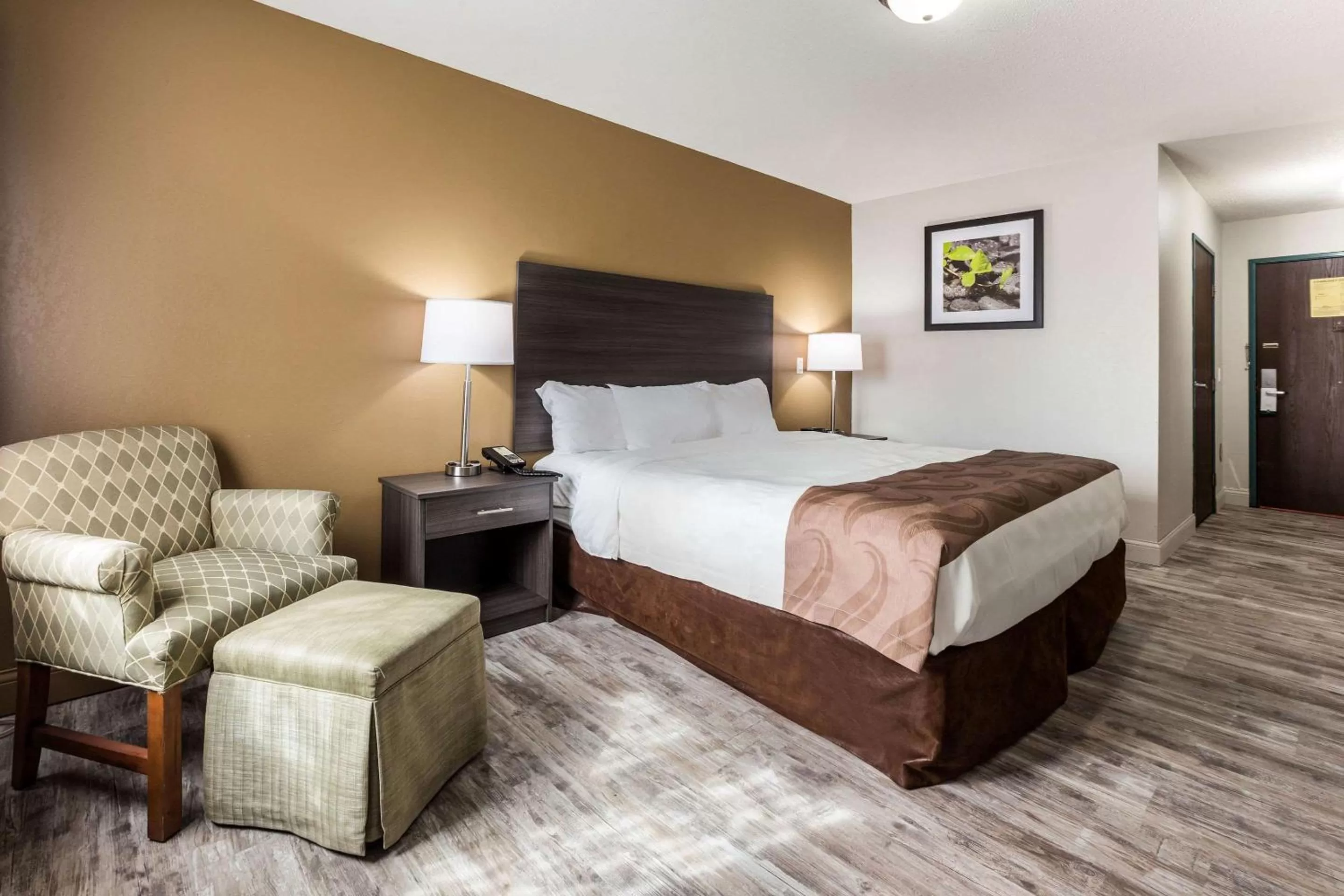 Photo of the whole room, Bed in Quality Inn Clare